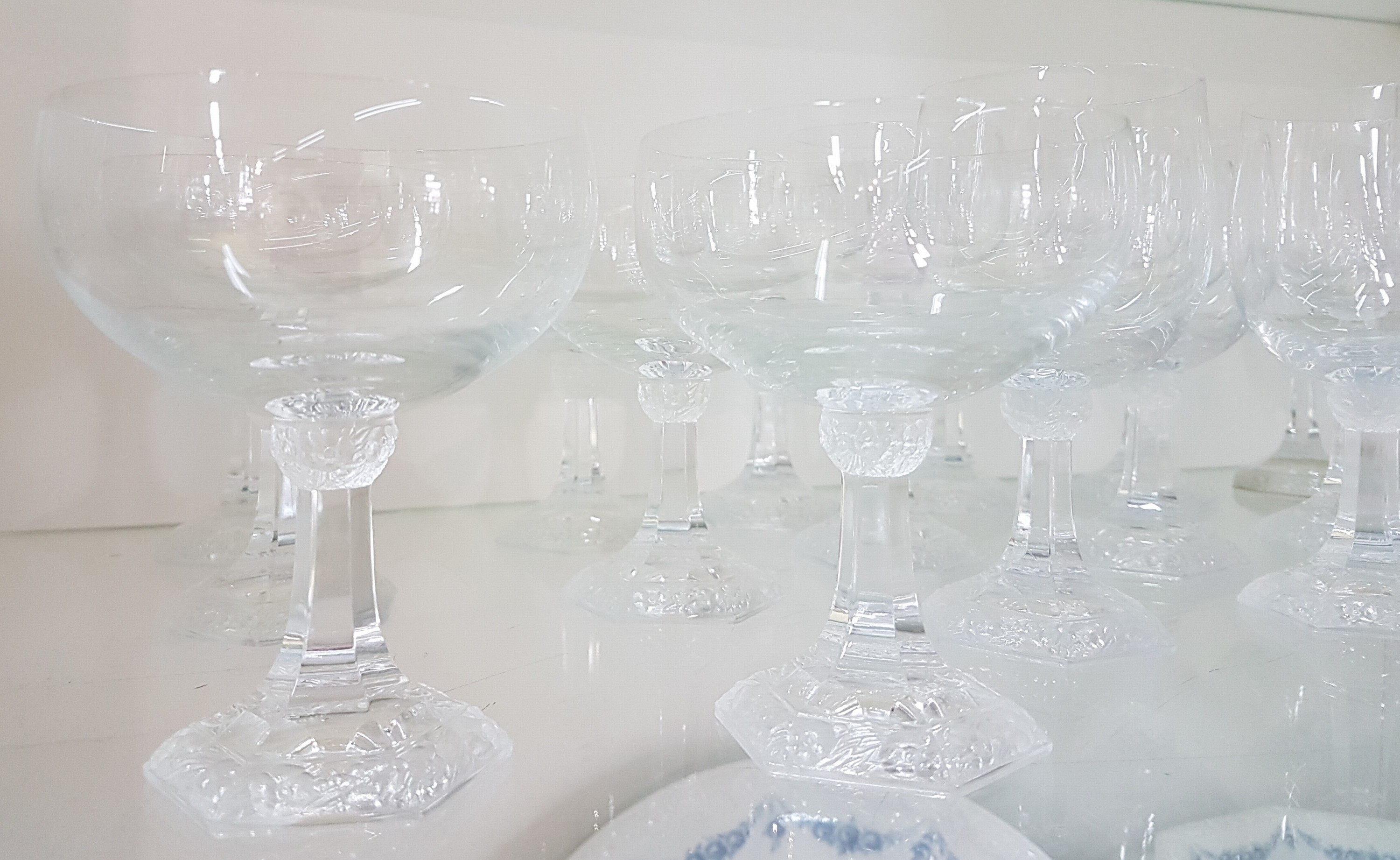 Detail p: Umfangreiches Kaffee- und Speiseservice und Trinkglasservice, Rosenthal, Maria, Kaffeekanne, Zuckerdose, Milchkännchen, 12 Kaffeetassen mit ...