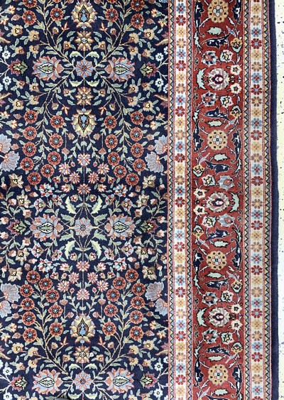 27108313e - Hereke fein signiert, Türkei, Mitte 20.Jhd,Wolle auf Baumwolle, ca. 340 x 230 cm, EHZ: ...