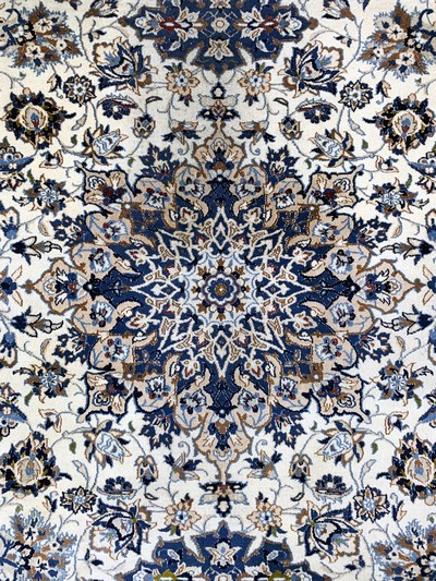 27108314d - Nain fein(9 La), Persien, Mitte 20.Jhd, Korkwolle mit Seide, ca. 350 x 250 cm, ...