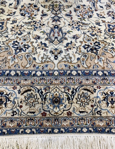 27108314g - Nain fein(9 La), Persien, Mitte 20.Jhd, Korkwolle mit Seide, ca. 350 x 250 cm, ...