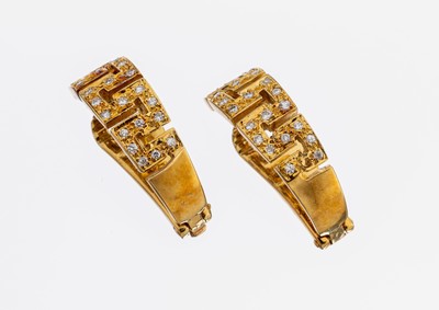 Image Pair of 18 kt gold brilliant-ear clips , YG 750/000, meander design, 46 brilliants total ...