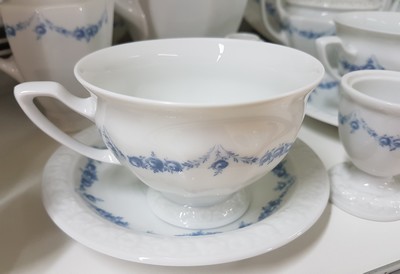 27108391f - Umfangreiches Kaffee- und Speiseservice und Trinkglasservice, Rosenthal, Maria, ...