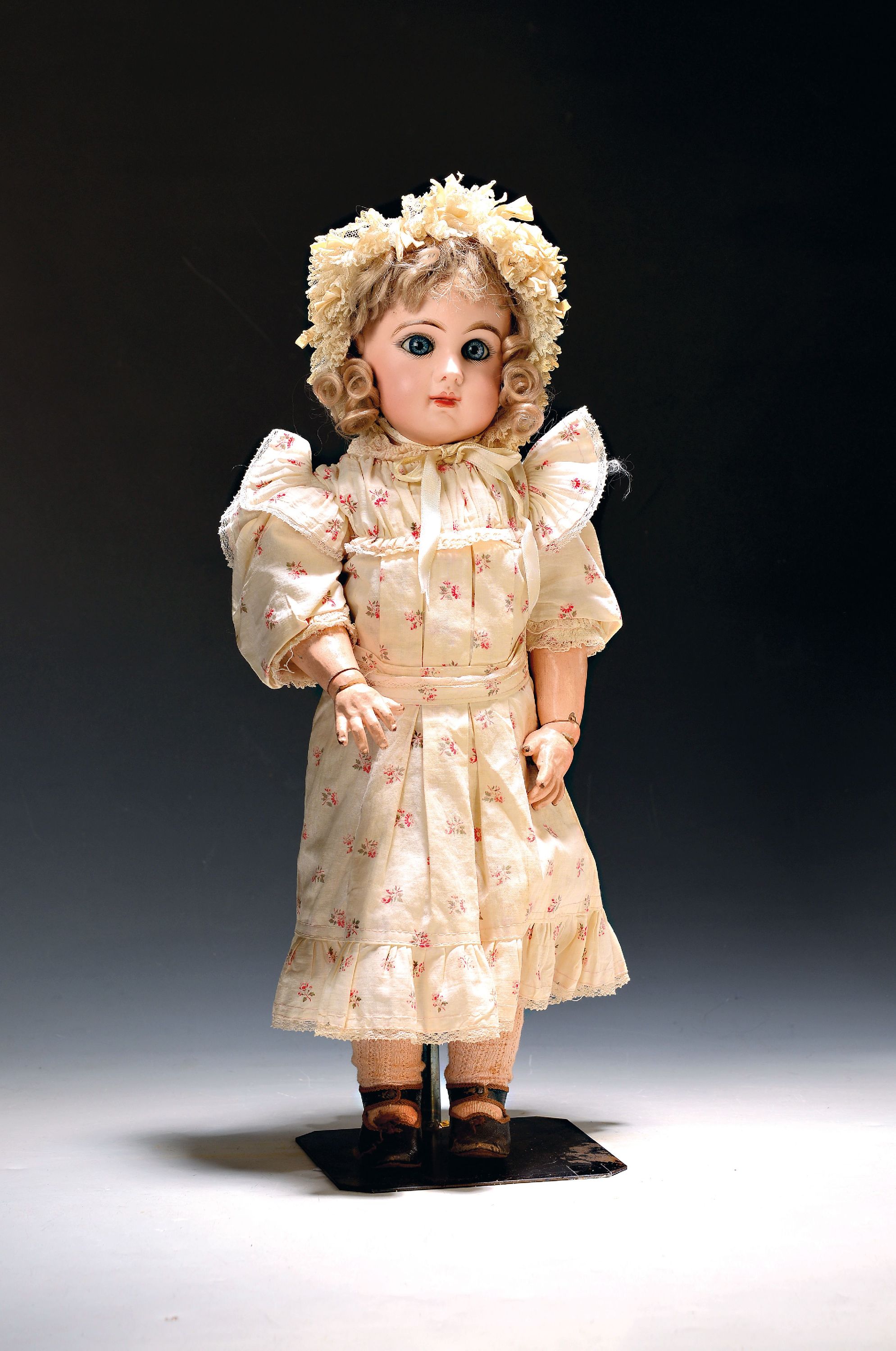 Image 27108439 - Jumeau Porzellankopfpuppe mit geschlossenem Mund, Paris, um 1900, Biskuitkurbelkopf, ...