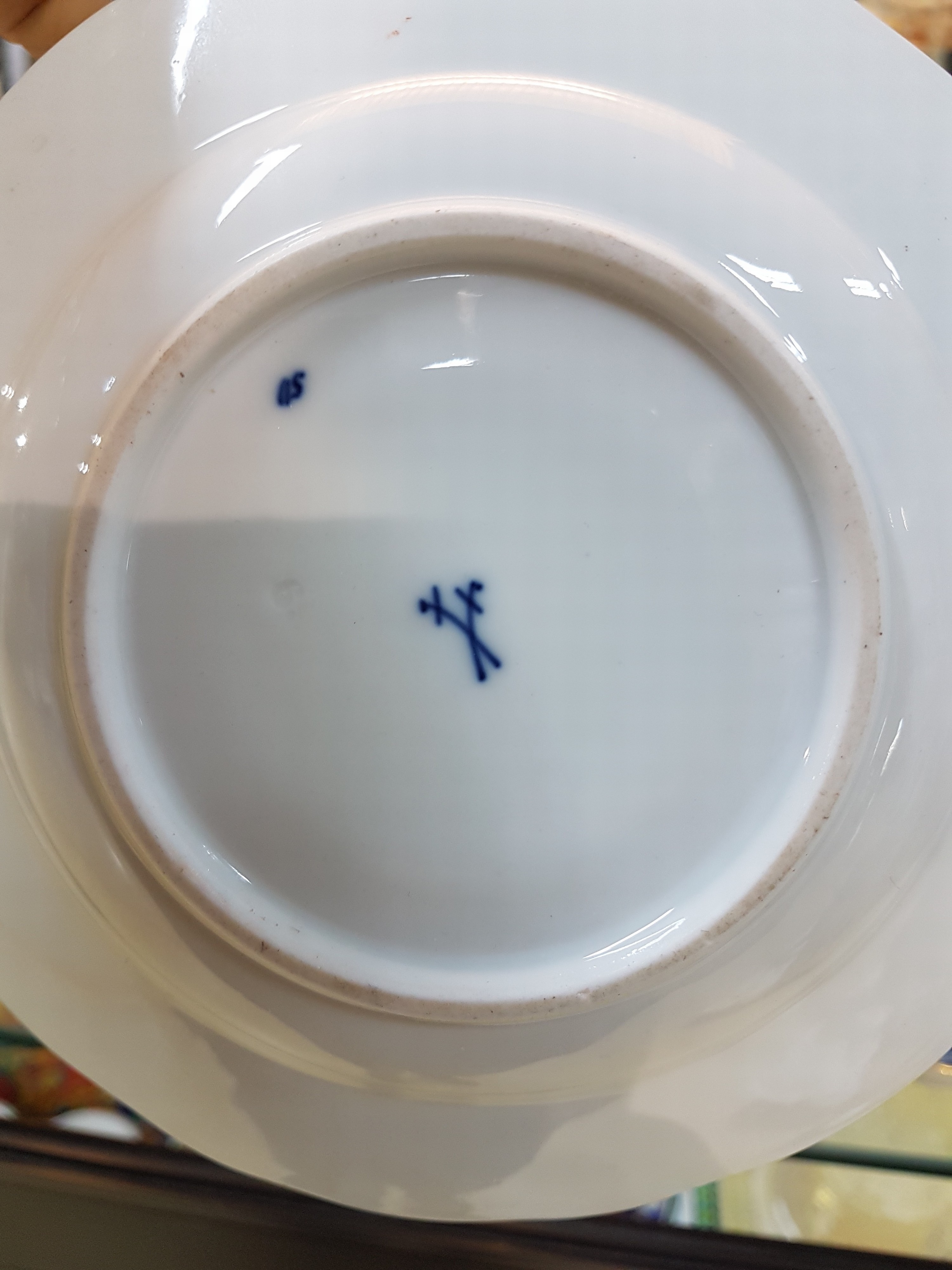 Detail f: 6 Geschirrteile Meissen, Zwiebelmuster, bunt, Knaufzeit, um 1880-90, 2. Wahl, Deckelsauciere, Deckelschüssel, Sauciere, Senfgefäß ohne Deckel, ...