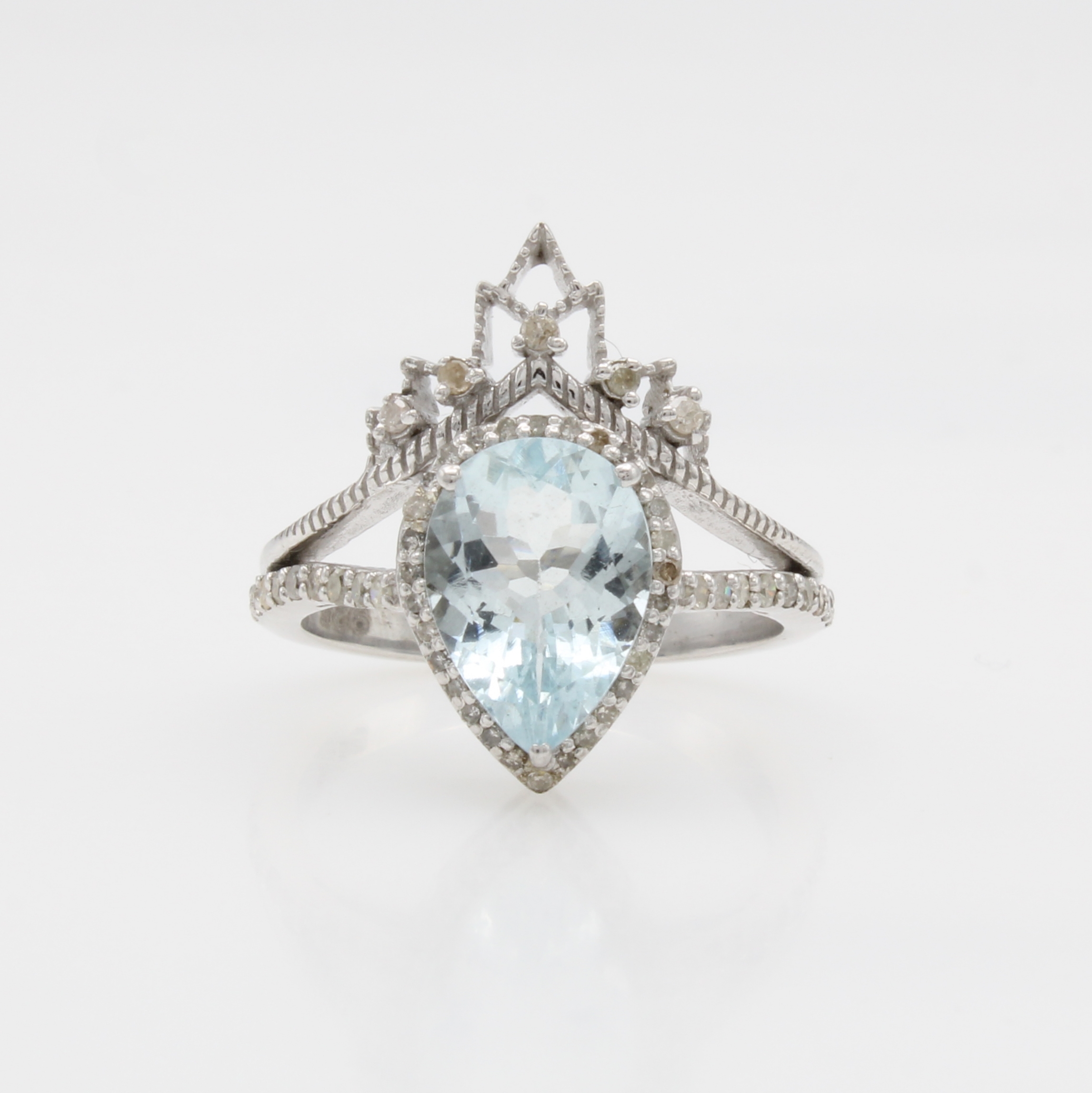 Image 27108451 - Ring mit Aquamarin und Diamanten, 925er Silber, z.T. gerieft, Aquamarintropfen ca. 2.45 ...