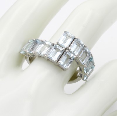 27108428a - Ring mit Aquamarinen, 925er Silber, Ringschiene versetzt gearb., achteck. Aquamarine ...