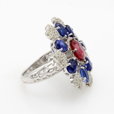 27108438b - Ring mit Farbsteinen und Diamanten, 925er Silber, mittig gef. Rubin u. Kyanittropfen ...