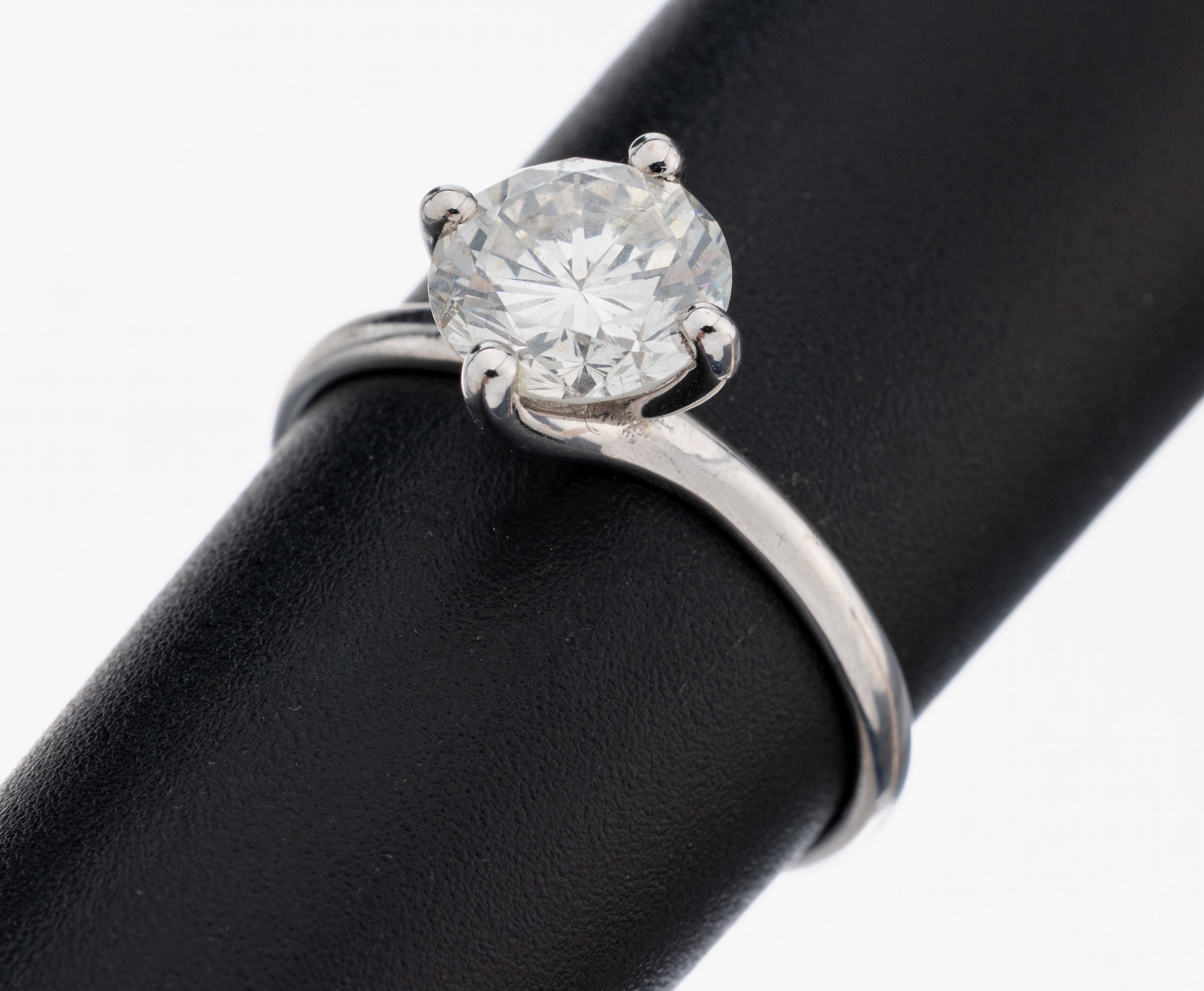 Image 27109161 - 14 kt Gold Brillant-Ring, WG 585/000, Brillant ca. 1.60 ct feines Weiß-Weiß(G- ...