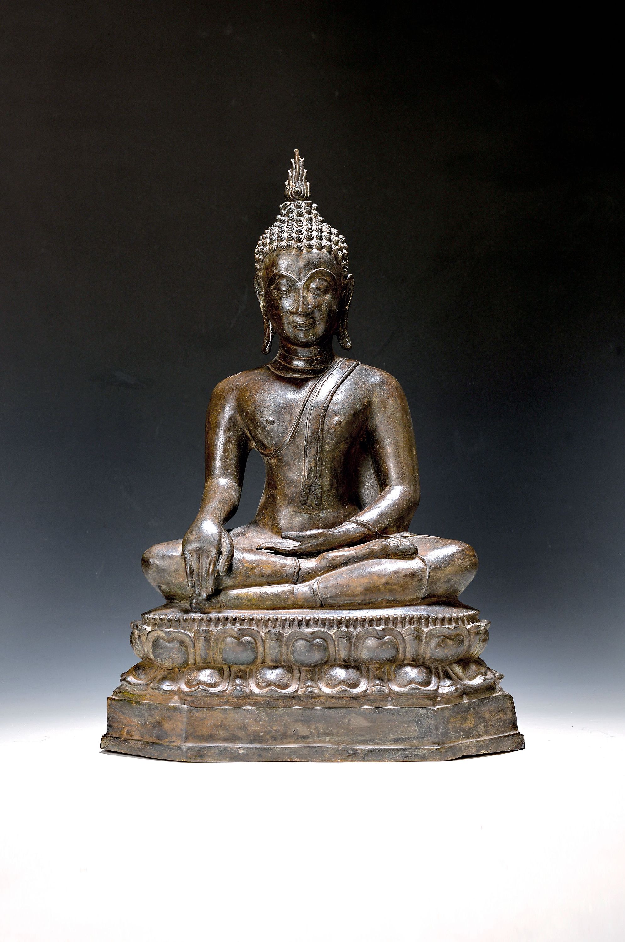 Image 27109205 - Bedeutender Buddha, Thailand, wohl 14./15. Jahrhundert, Shakyamuni-Buddha, Geste der ...