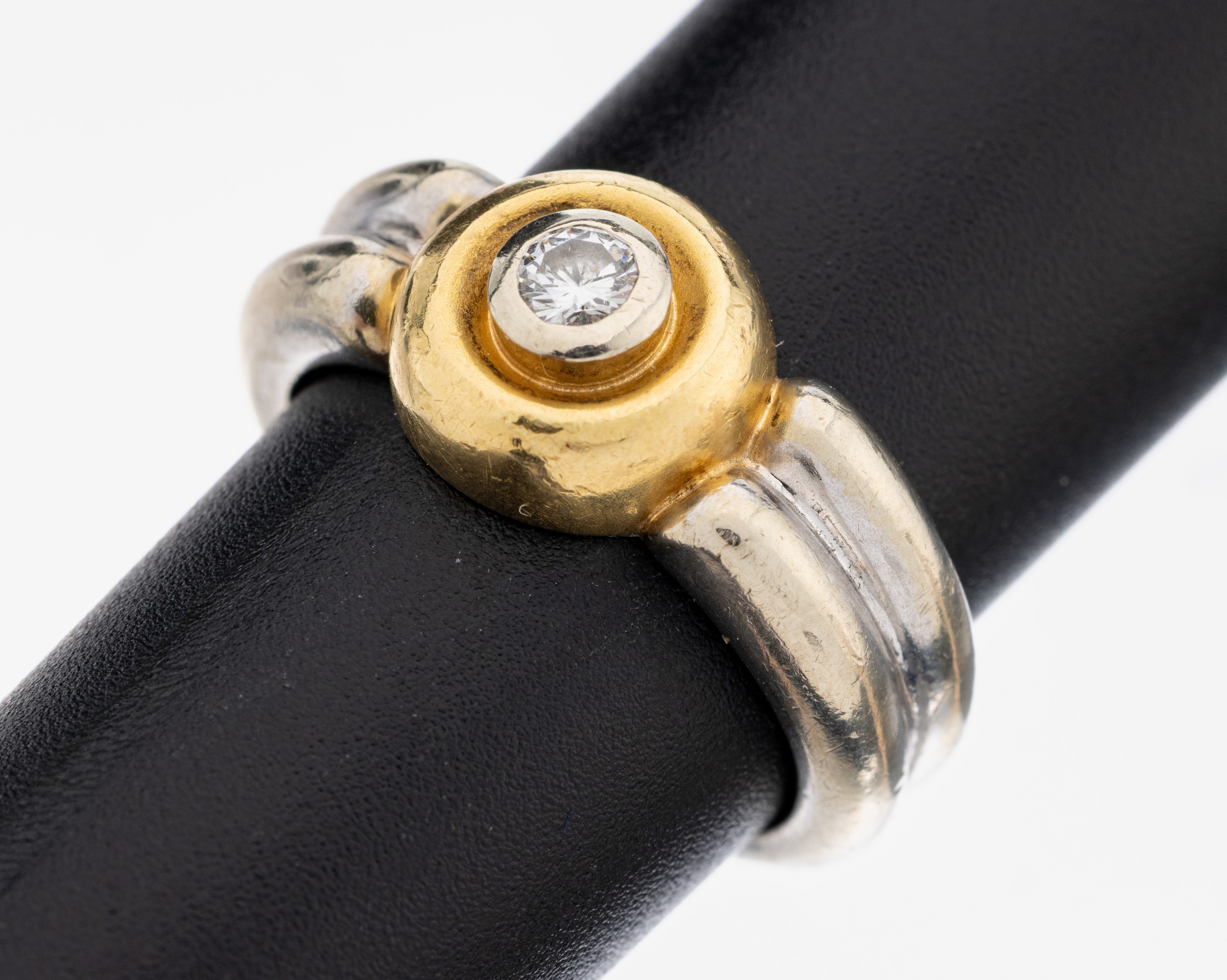 Image 27109210 - 18 kt Gold Brillant-Ring, GG/WG 750/000, Brillant ca. 0.15 ct feines Weiß/vvs, RW 56, ...