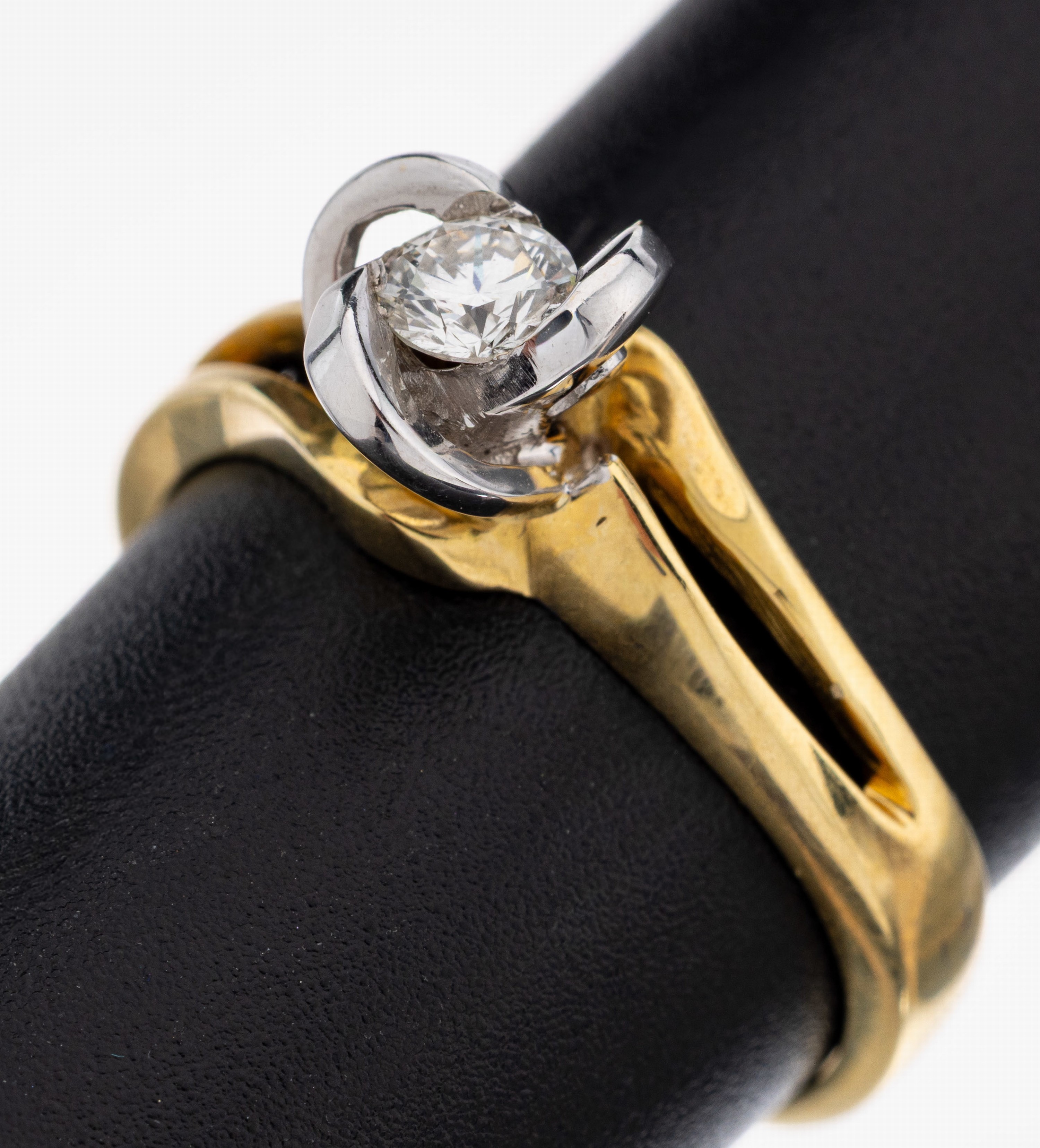 Image 27109214 - 18 kt Gold Brillant-Ring, GG/WG 750/000, Brillant ca. 0.25 ct Weiß/si, RW 56, ca. 4.8 ...