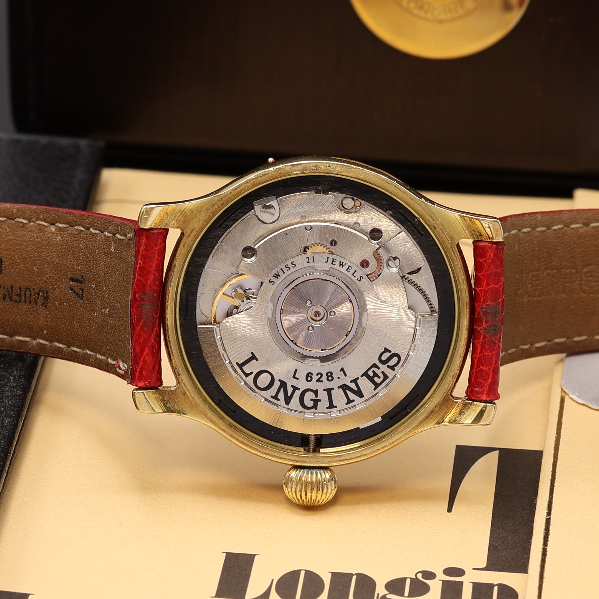 Detail e: LONGINES Stundenwinkeluhr "Hour Angle" nach Charles A. Lindbergh Referenz 5230-628, Schweiz um 1987, Automatik, GG 750/000 Geh., Boden ...