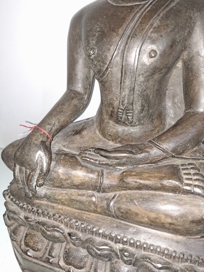 27109205b - Bedeutender Buddha, Thailand, wohl 14./15. Jahrhundert, Shakyamuni-Buddha, Geste der ...