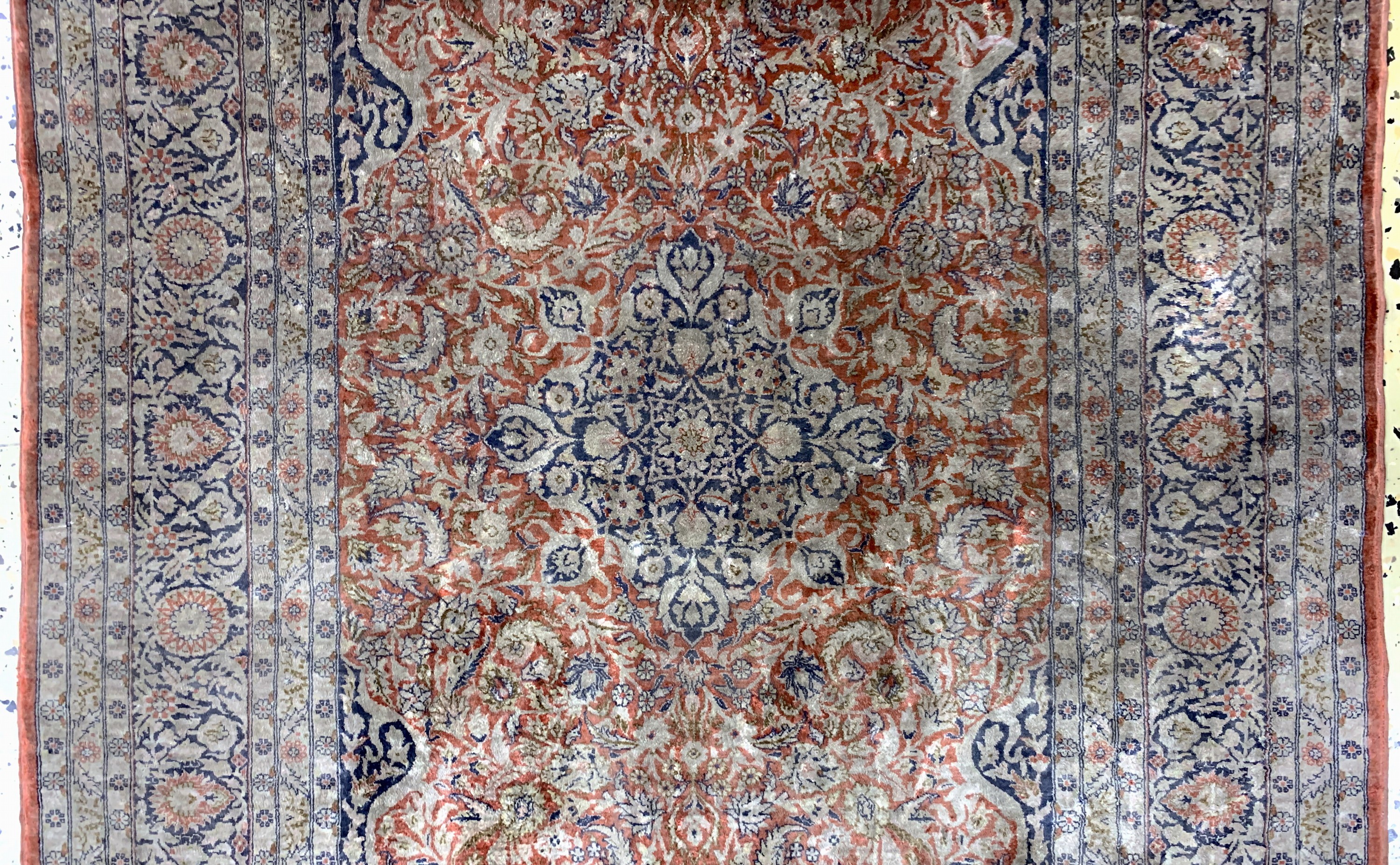 Detail b: Hereke Seide Sehr fein, China, Ende 20.Jhd,reine Naturseide, ca. 123 x 78 cm, ca. 1,7 Mio. Kn/qm, Reinigungsbedürftig, EHZ: 2