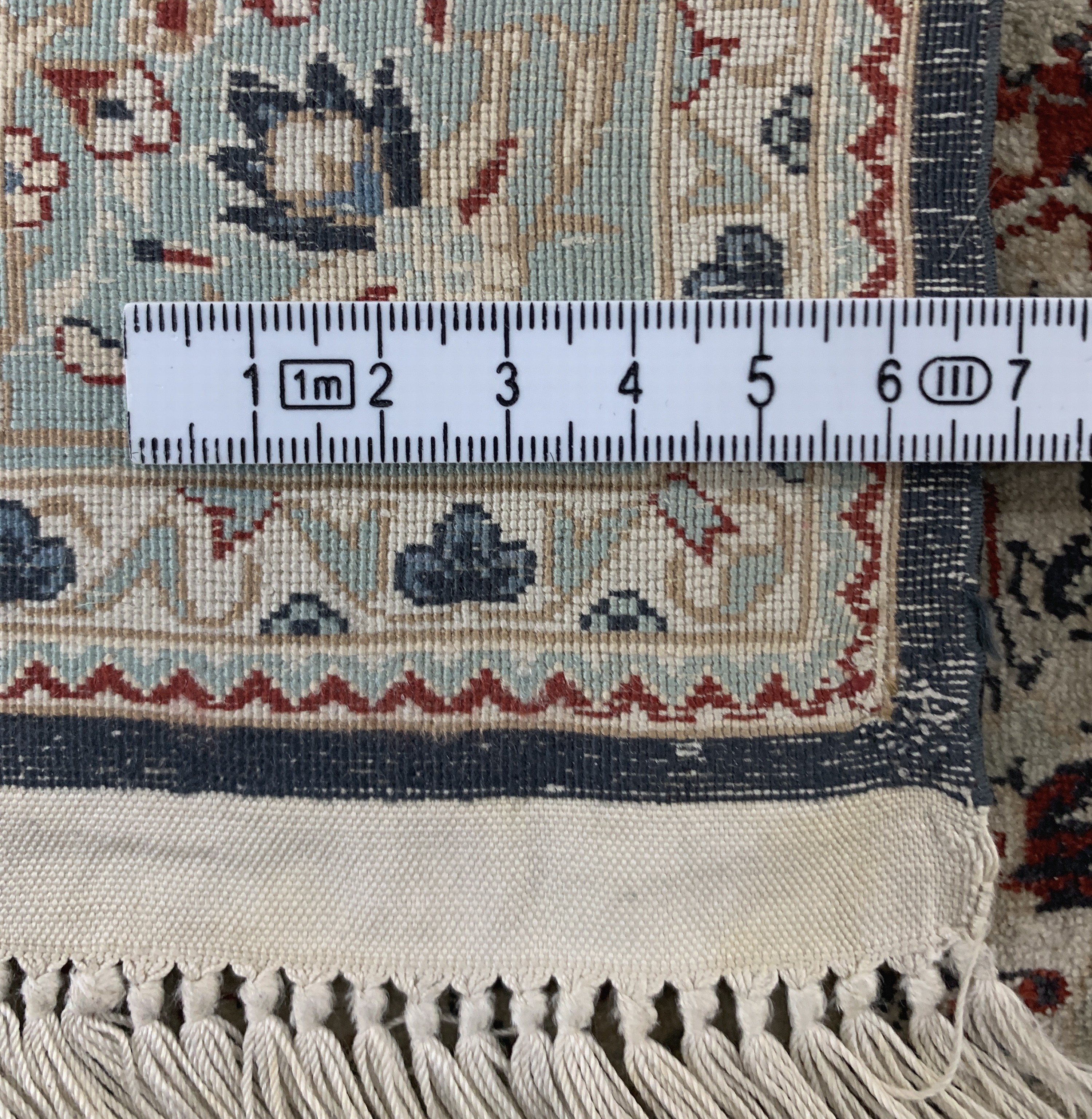 Detail b: Hereke Seide Sehr fein, China, Ende 20.Jhd,reine Naturseide, ca. 93 x 62 cm, ca. 1,7 Mio.Kn/qm, EHZ: 1-2