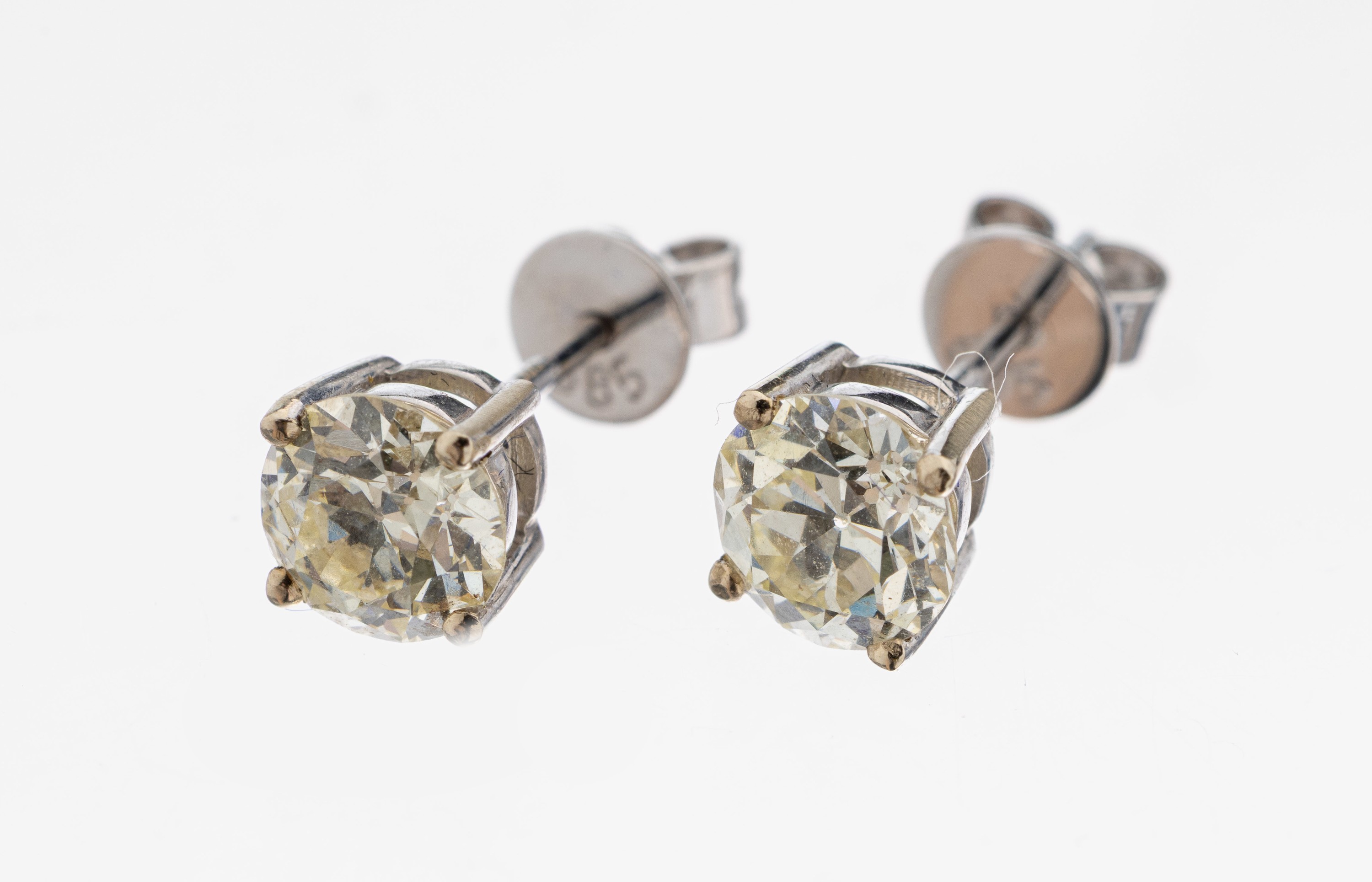 Image 27109351 - Paar 14 kt Gold Diamant-Ohrstecker, WG 585/000, 2 Altschliffdiamanten zus. ca. 1.34 ct ...
