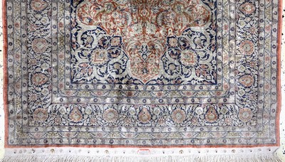 27109344c - Hereke Seide Sehr fein, China, Ende 20.Jhd,reine Naturseide, ca. 123 x 78 cm, ca. 1,7 ...