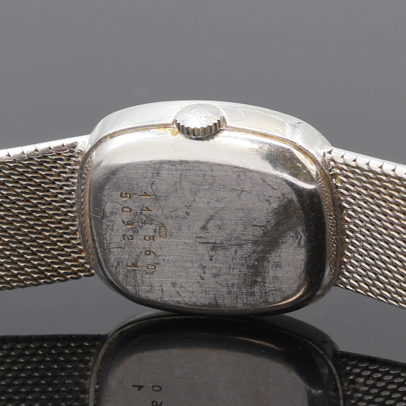 Detail d: CHOPARD Damenarmbanduhr in WG 750/000 mit Diamanten Referenz 5092 1, Schweiz um 1970, Handaufzug, orig. Goldband, Boden aufgedr., Lünette aufw. m. ...