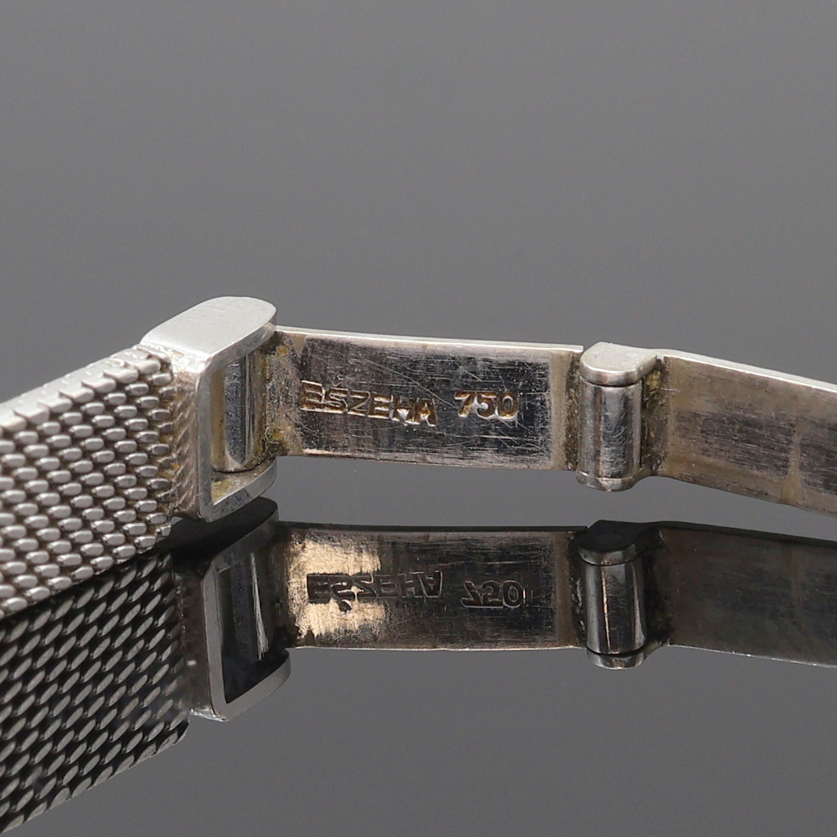 Detail b: ETERNA / ESZEHA Art-Deco Damenarmbanduhr in Platin, Schweiz um 1935, Handaufzug, ESZEHA WG 750/000 Band, Scharnierboden, Schmuckkrone, Geh. teils m. ...