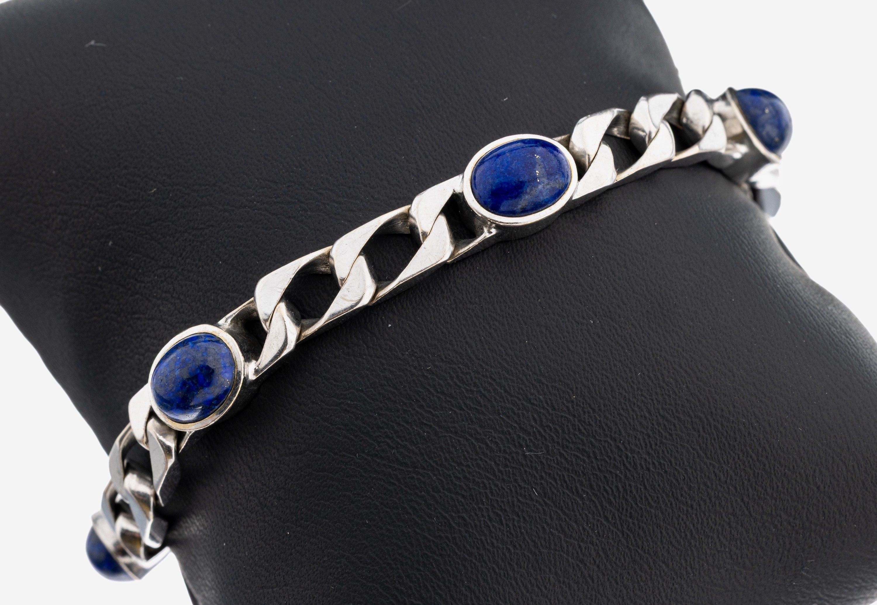 Image 27109586 - 14 kt gold lapis lazuli-bracelet , WG 585/000, 6 oval lapis lazuli-cabochons, l. approx. ...