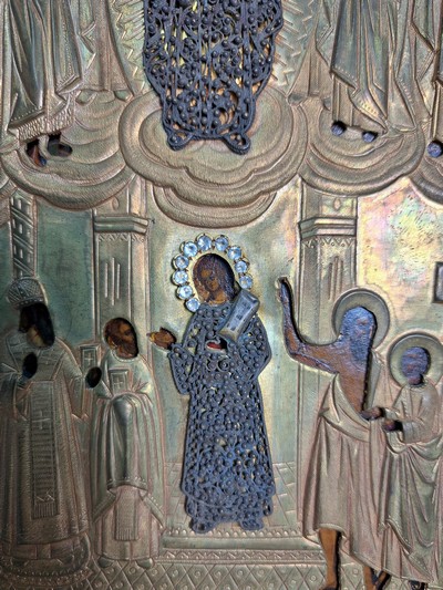 27109537h - Ikone, Russland, um 1900, Tempera auf Holz, reich geprägtes Messingoklad mit ...