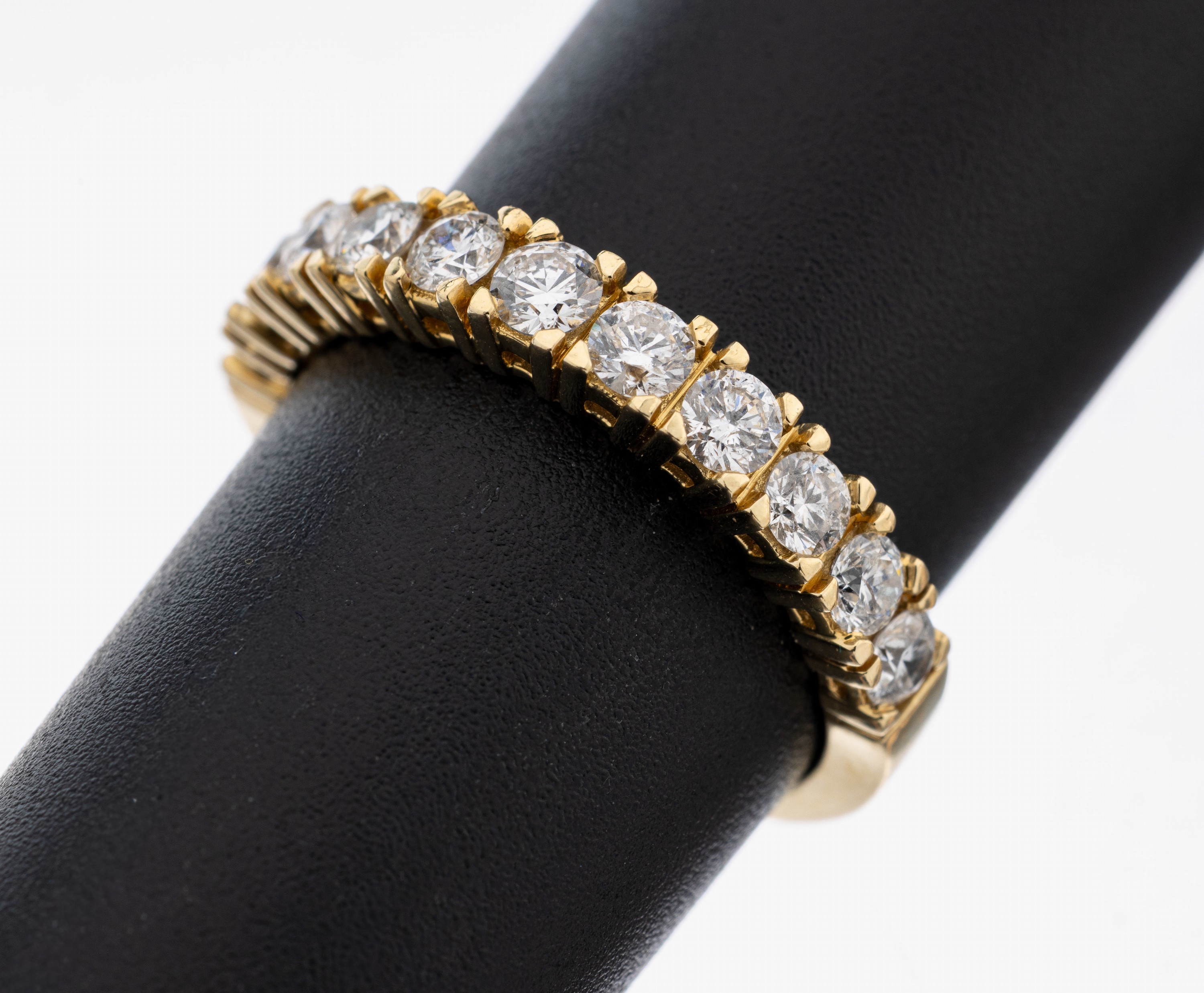 Image 27109613 - 14 kt Gold Brillant-Ring, GG 585/000, 11 Brillanten zus. ca. 1.0 ct feines Weiß- ...