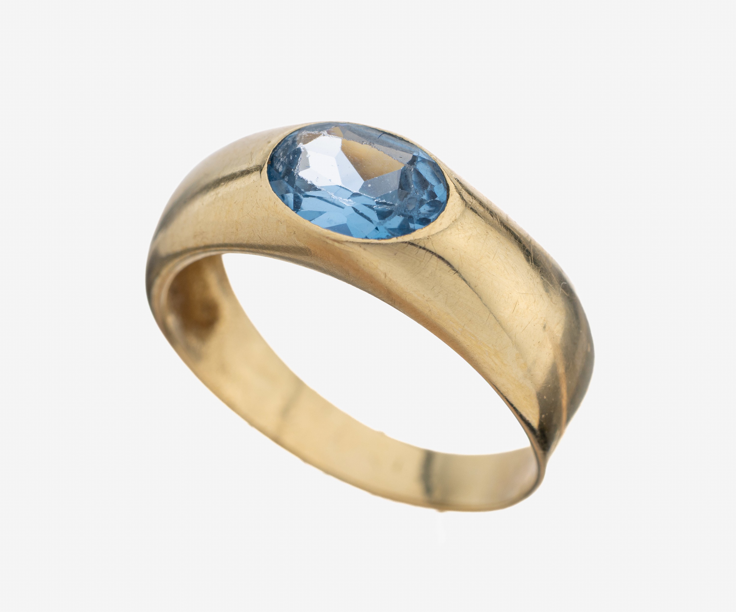 14 kt Gold Topas-Ring, GG 585/000, ovalfacett. Blautopas (beh.), RW 58, ca. 3.2 g