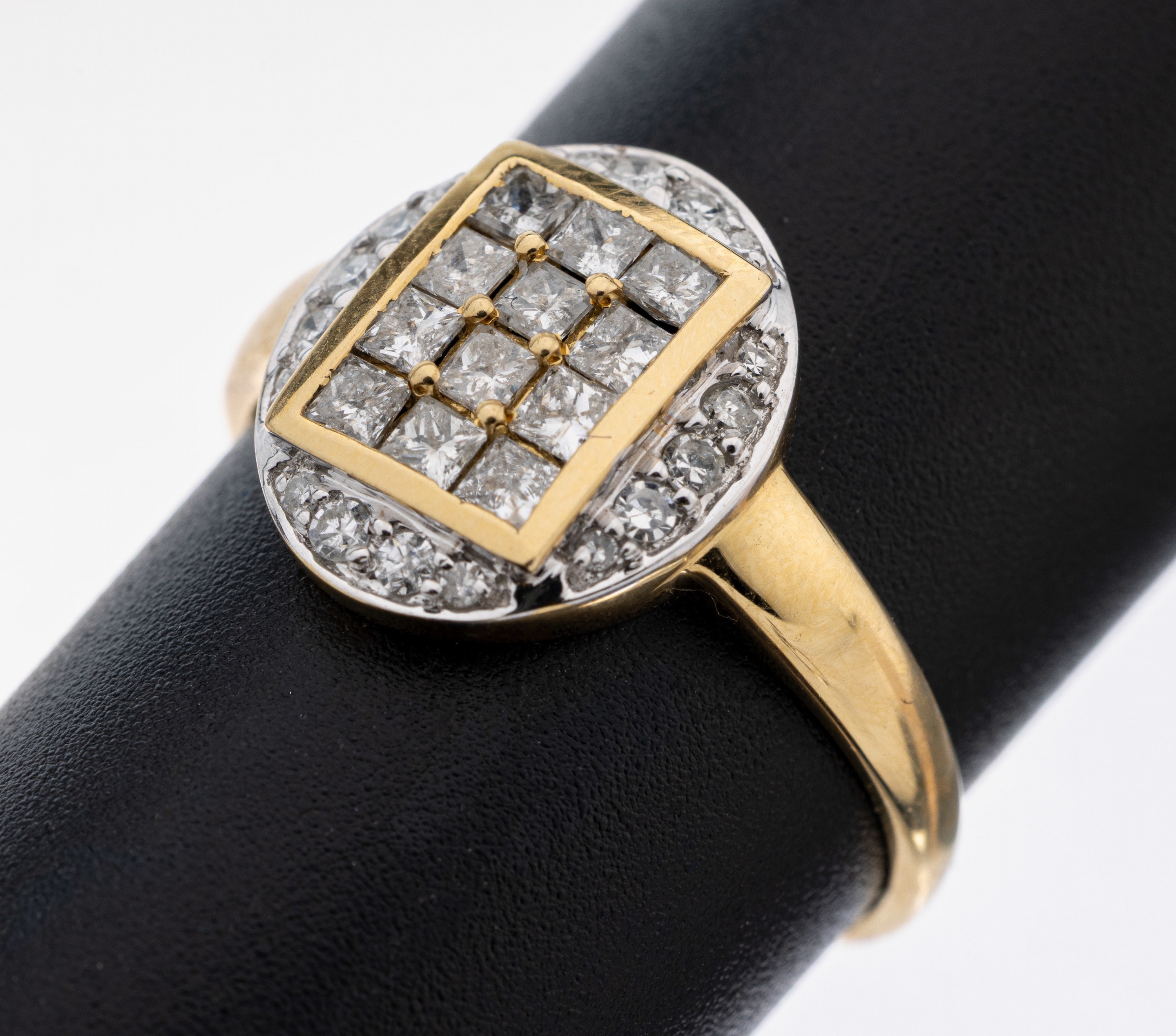 Image 27109656 - 14 kt Gold Diamant-Ring, GG 585/000, 12 Princess Cut Diamanten und 18 8/8-Diamanten ...