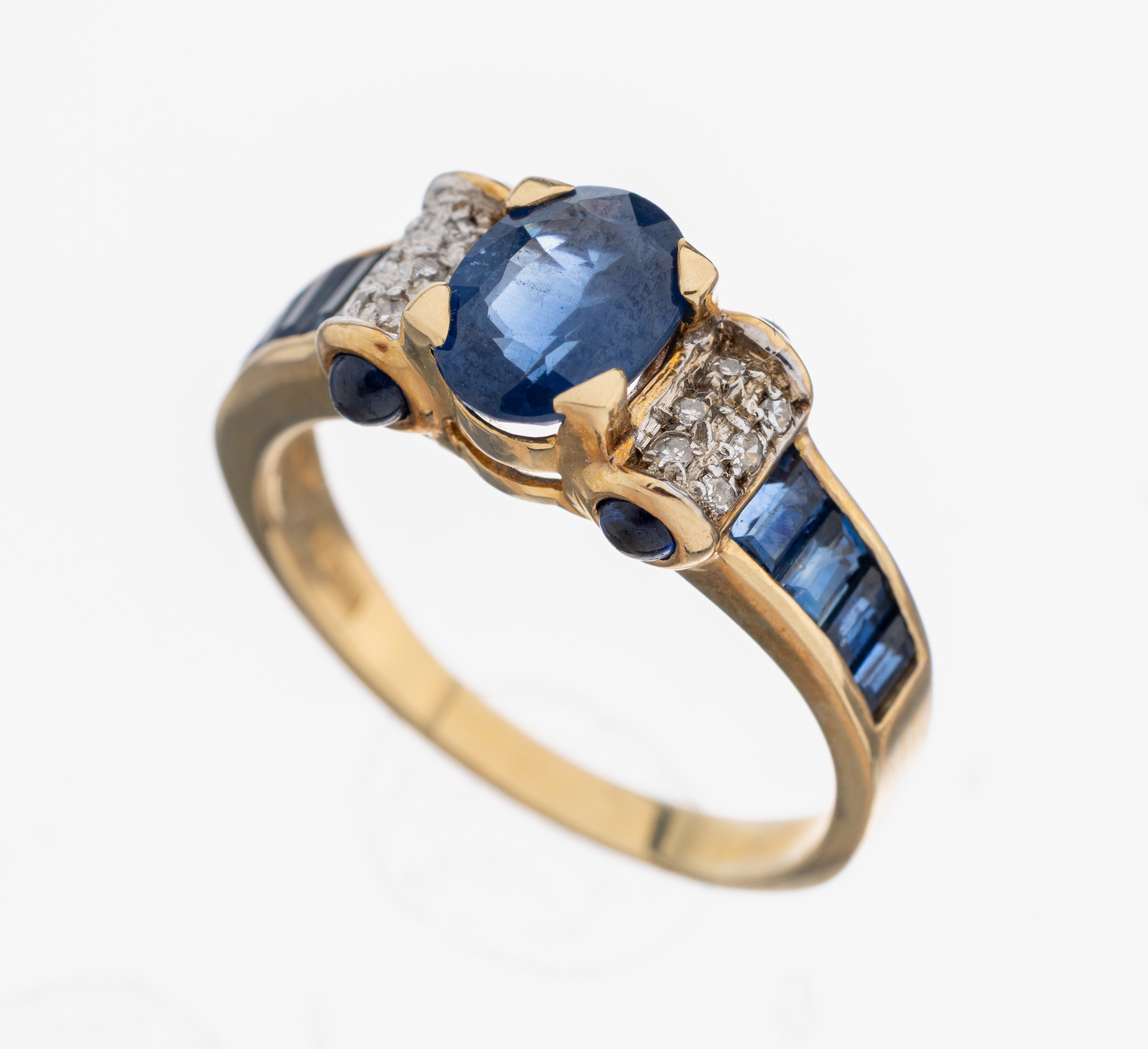 Image 27109670 - 14 kt Gold Saphir-Diamant-Ring, GG 585/000,ovalfacett. Saphir, 8 Baguettes und 4 ...