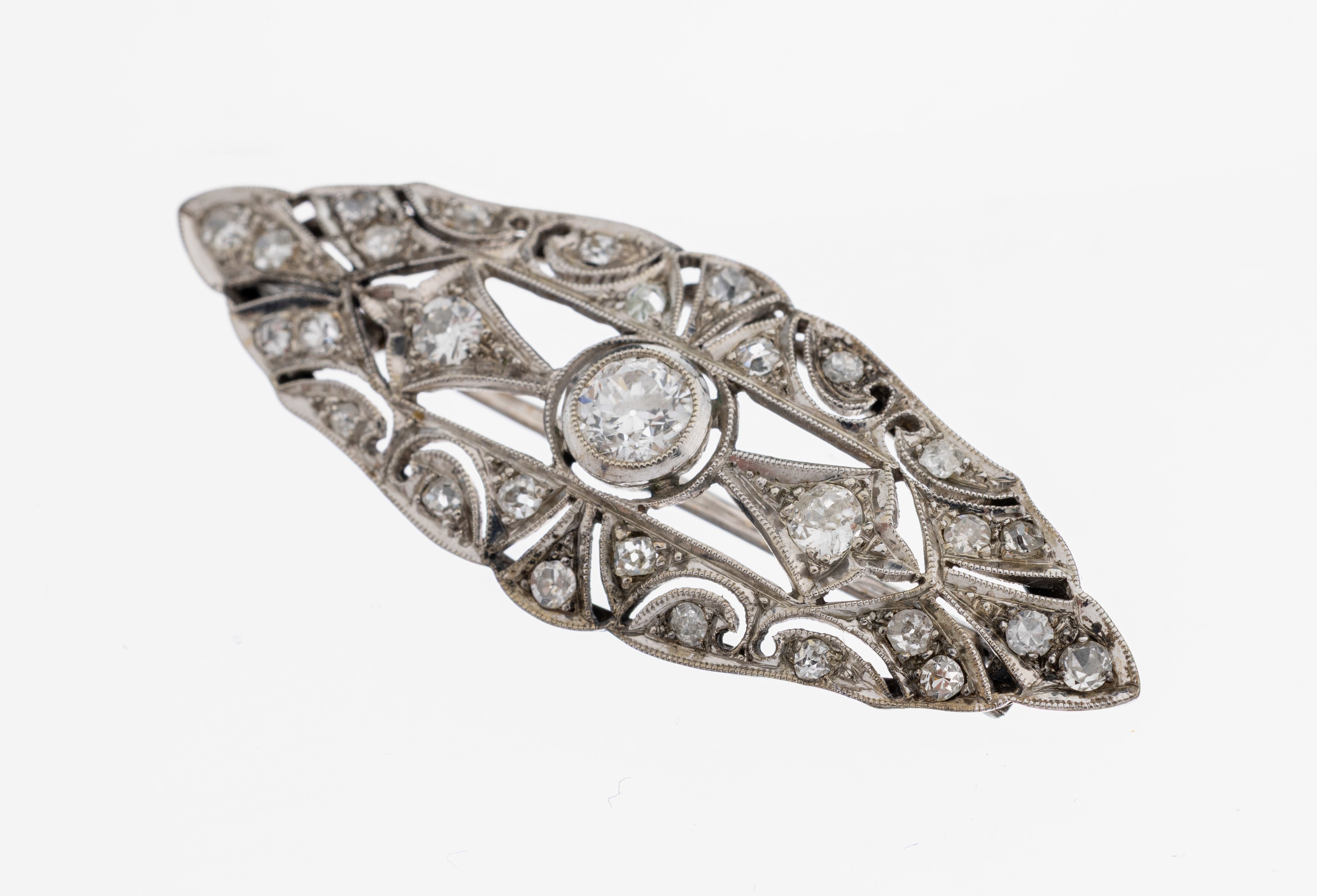 Image 27109675 - 14 kt Gold Art Deco Diamant-Brosche, um 1930, WG 585/000, Navetteform, durchbrochen ...