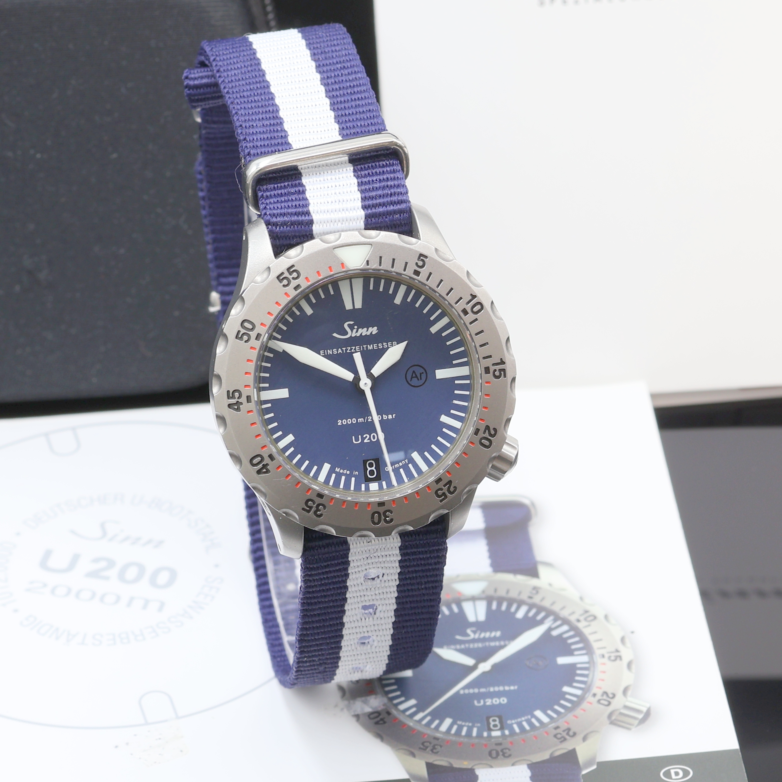 Detail b: SINN U200 Einsatzzeitmesser Referenz 1012, Deutschland verk. lt. beil. Pap. 03/2014, Automatik, Deutscher U-Boat Stahl inkl. Textilband m. orig. ...