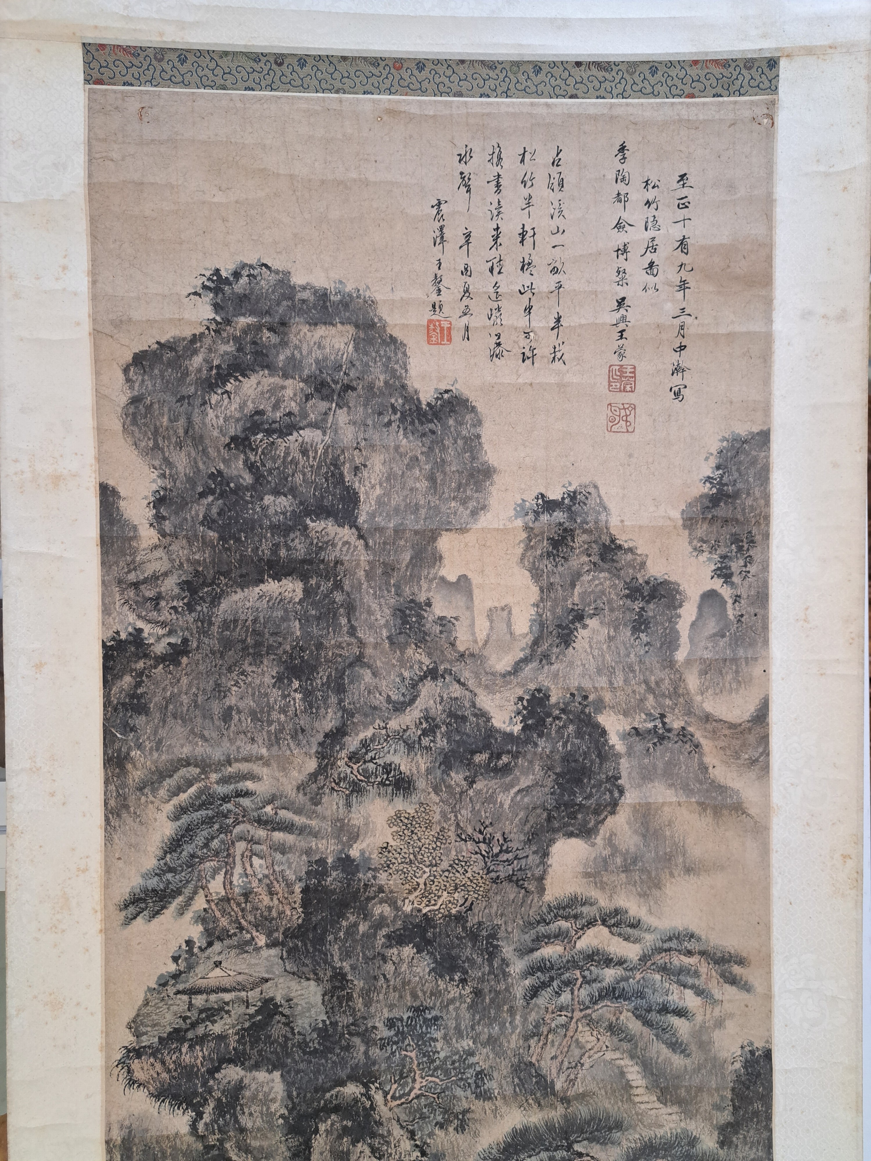Detail c: Rollbild nach Wang Meng (1308-1385), China, imJahr Jaiyin (wohl 1914), Tusche auf Papier, auf Rolle doubliert, bezeichnet, ...
