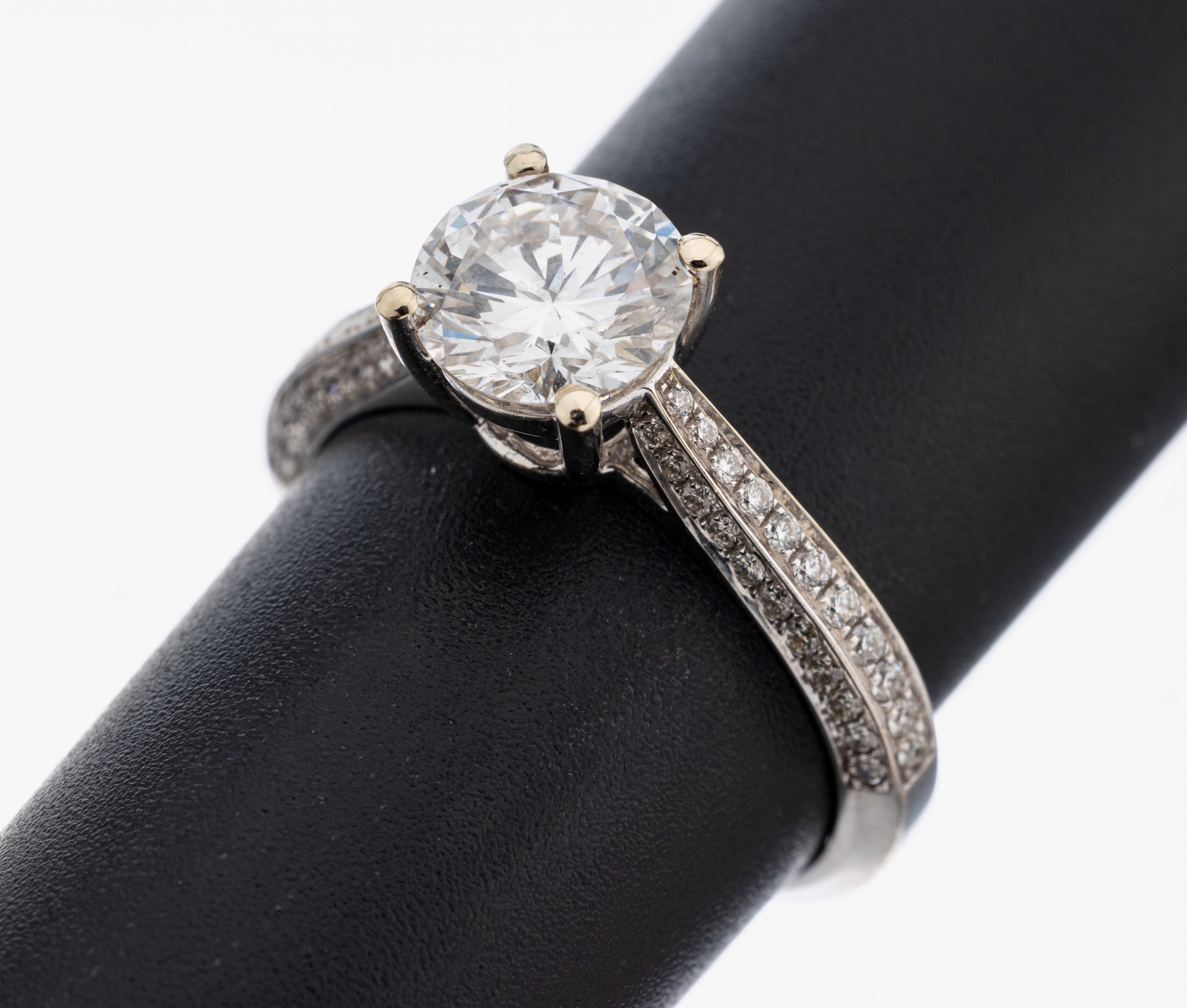 Image 27109683 - 18 kt Gold Brillant-Ring, WG 750/000, mittig Brillant 1.11 ct feines Weiß (F)/vvs1, ...