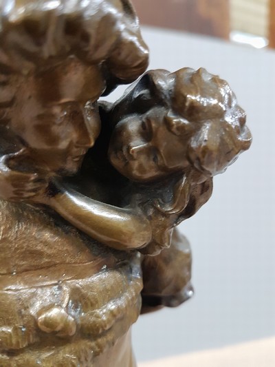 27109646c - Emilio Zago (bzw. Emil/Emile Zago), Bronzeskulptur, Mutter ihre Tochter Huckepack ...