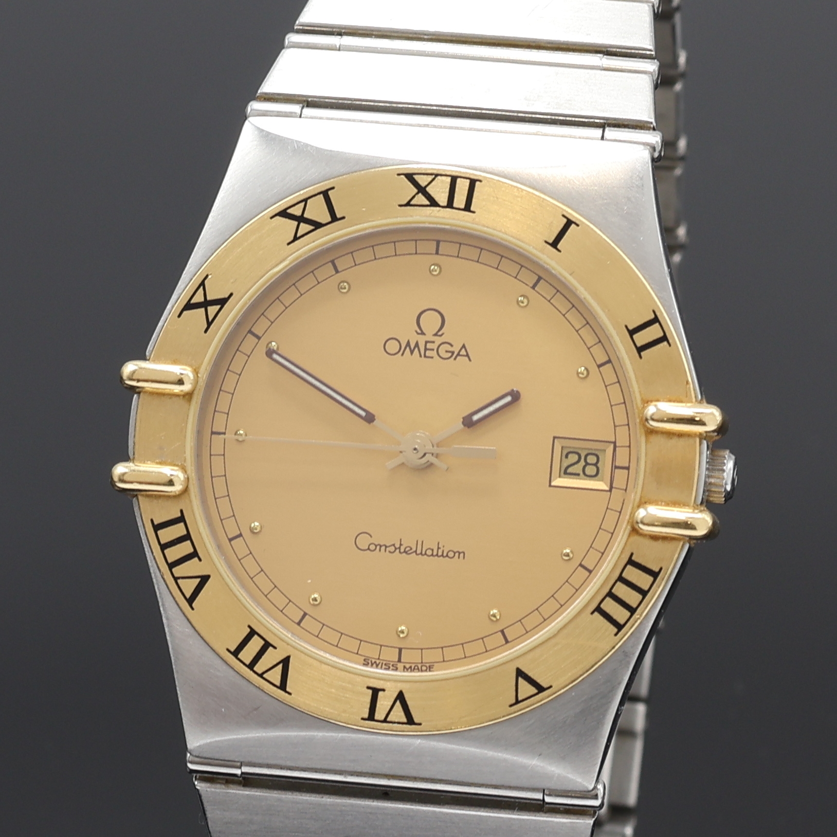 Detail a: OMEGA Herrenarmbanduhr Constellation Referenz 396.1070.1/396.1080.1, Schweiz um 1990, quarz, Edelstahl/Gold kombiniert inkl. Gliederband m. ...