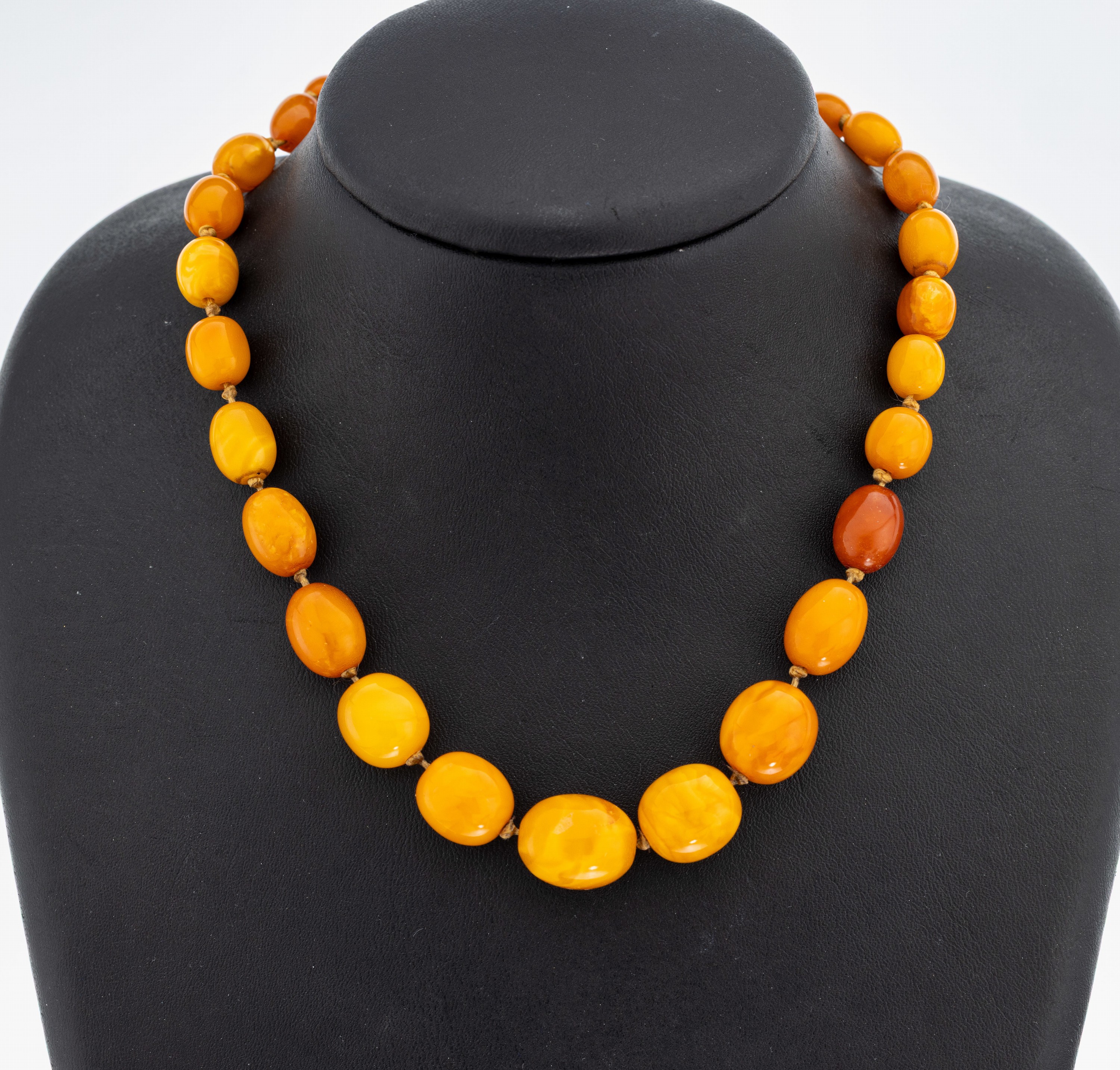 Image 27109716 - Amber-necklace , amber-olives in different colour shades, tapering, diam. approx. 2.8- ...
