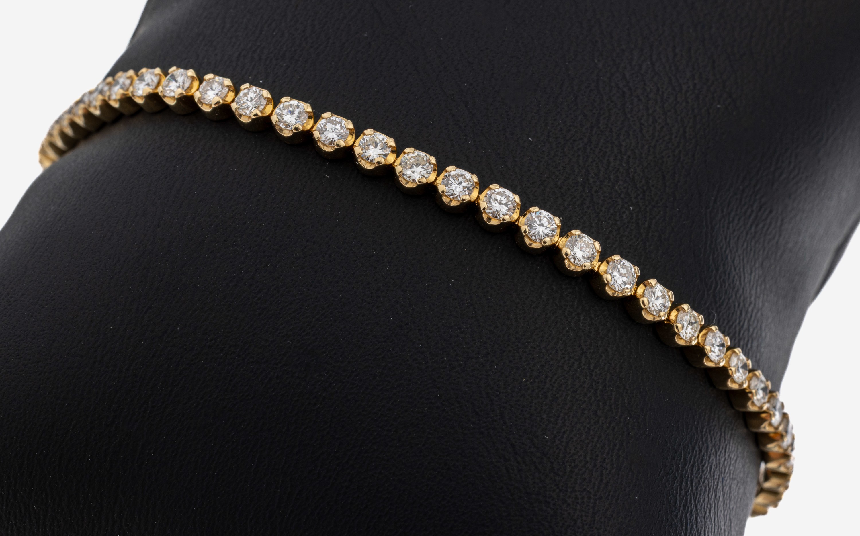 Image 27109722 - 14 kt gold brilliant-rivierebracelet , YG 585/000, brilliants total approx. 3.47 ct ...