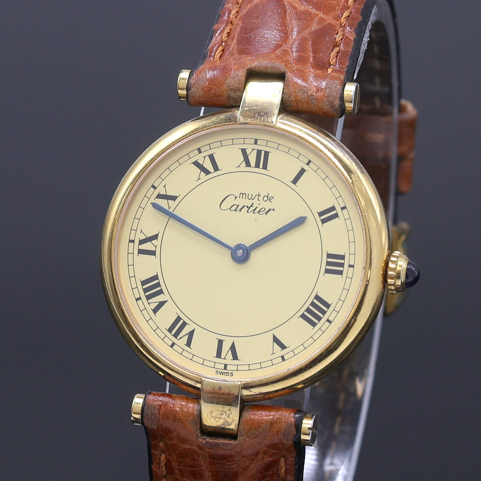 Detail a: CARTIER Damenarmbanduhr Vermeil Referenz 590003, Schweiz um 1995, quarz, verg. Silbergeh. inkl. Lederband (zu ers.) m. orig. verg. Dornschl., ...