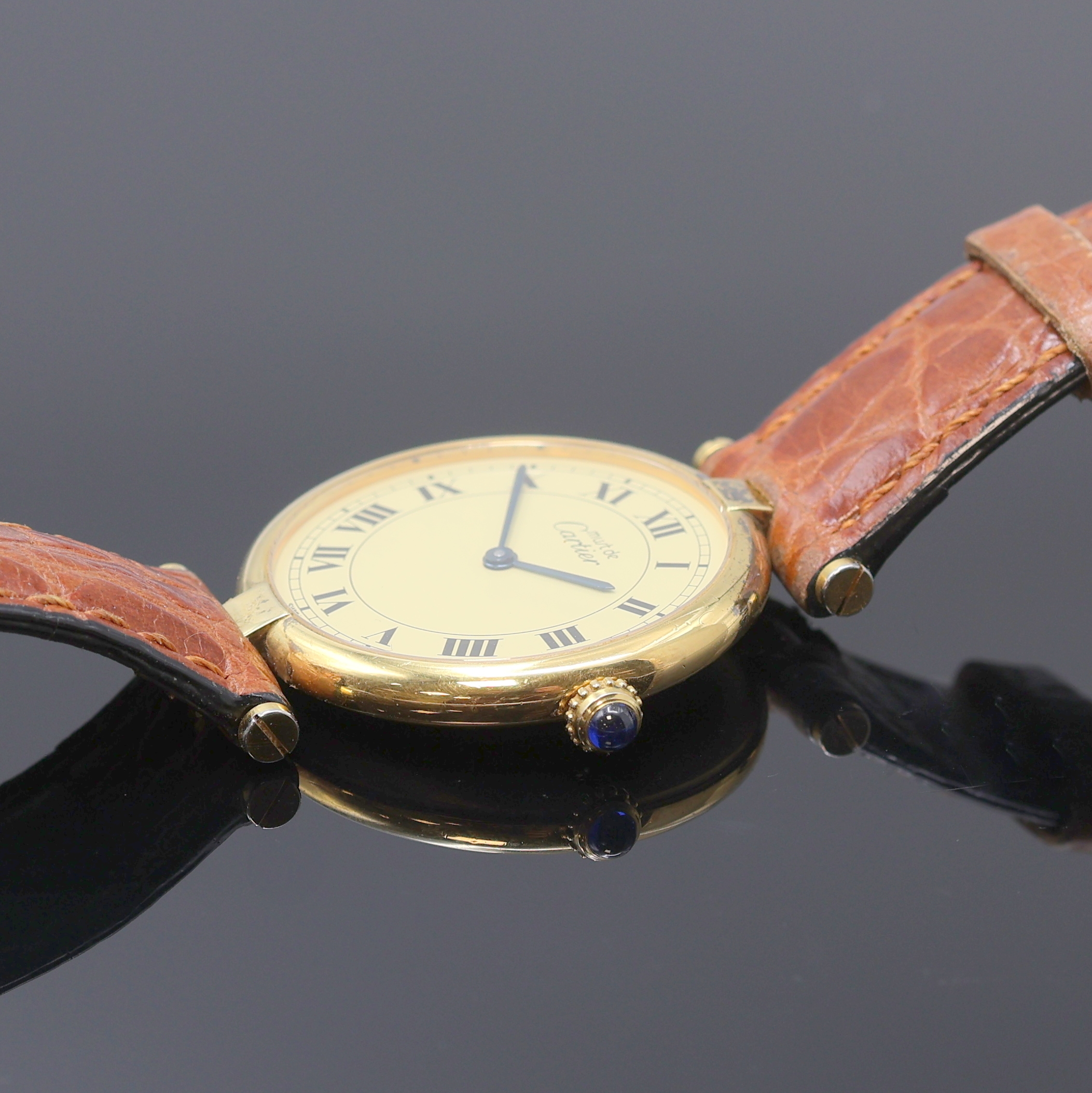 Detail c: CARTIER Damenarmbanduhr Vermeil Referenz 590003, Schweiz um 1995, quarz, verg. Silbergeh. inkl. Lederband (zu ers.) m. orig. verg. Dornschl., ...