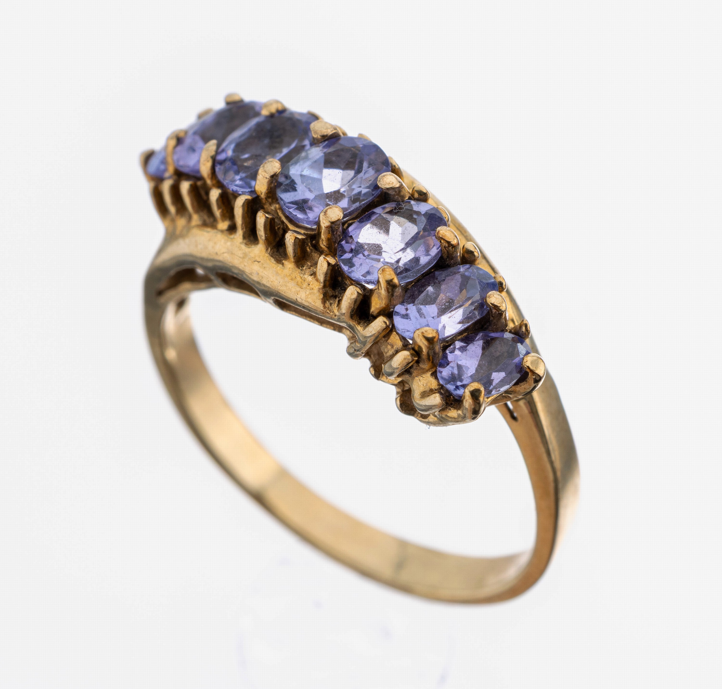 Image 27109758 - 9 kt Gold Tansanit-Ring, GG 375/000, 7 ovalfacett. Tansanite zus. ca. 2.0 ct, RW 58, ...