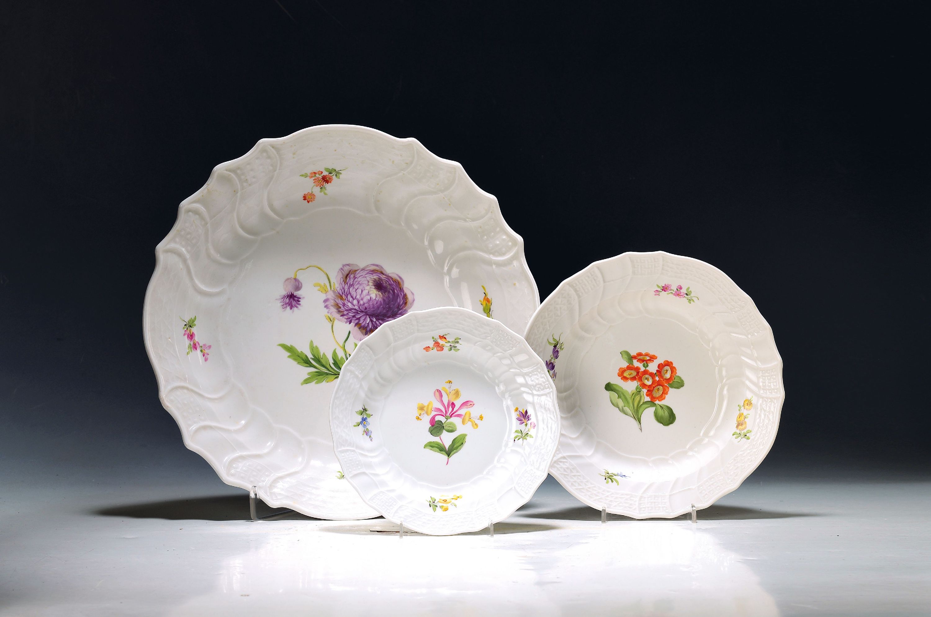 Image 27109762 - große Platte, 6 Suppenteller, 6 Dessertteller, Meissen, um 1880/90, 2. Wahl, ...
