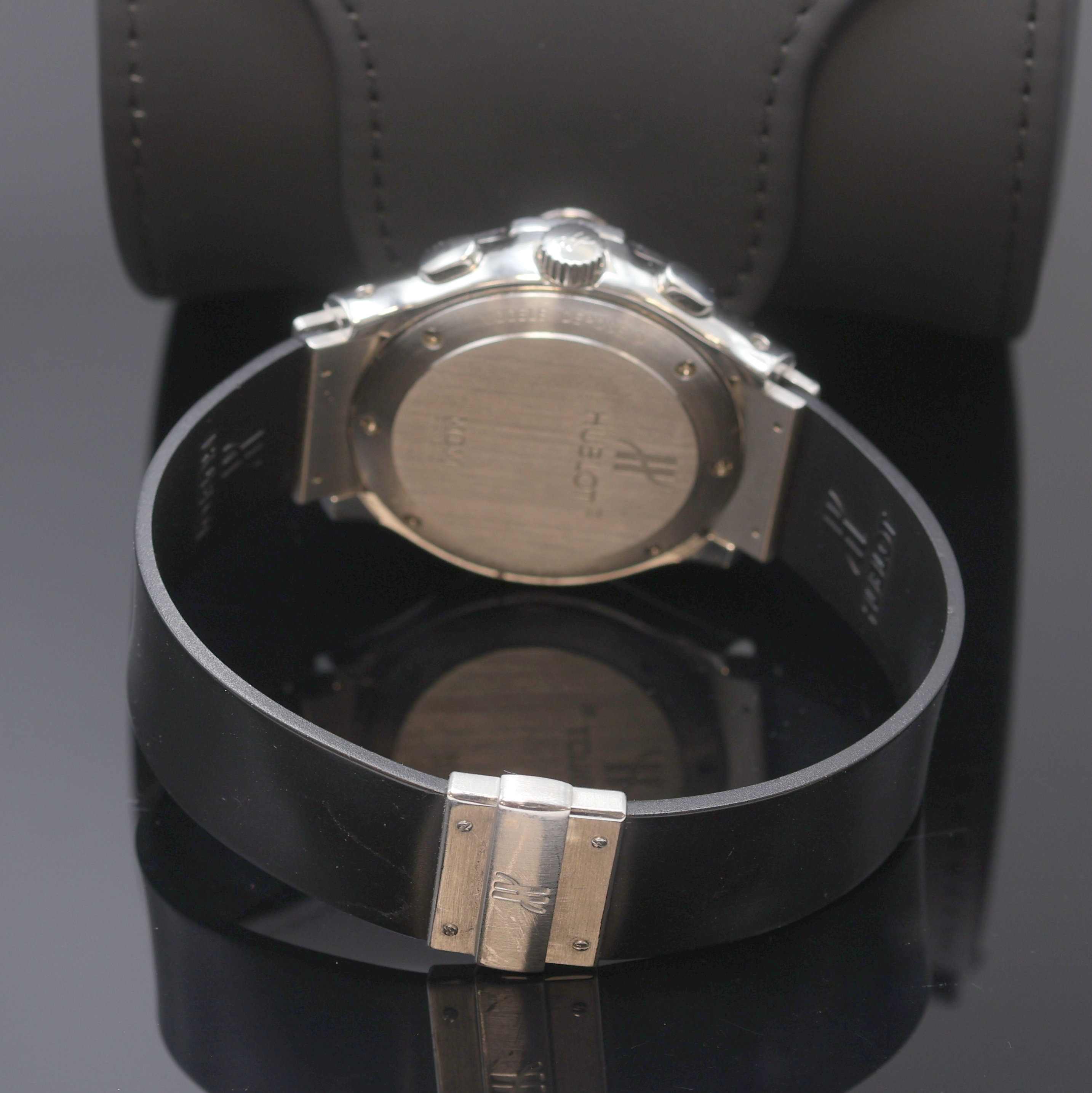 Detail b: HUBLOT MDM Armbandchronograph Referenz 1810.1, Schweiz um 2000, Automatik, Edelstahlgeh. inkl. orig. Kautschukband m. dopp. Faltschl., Krone ...