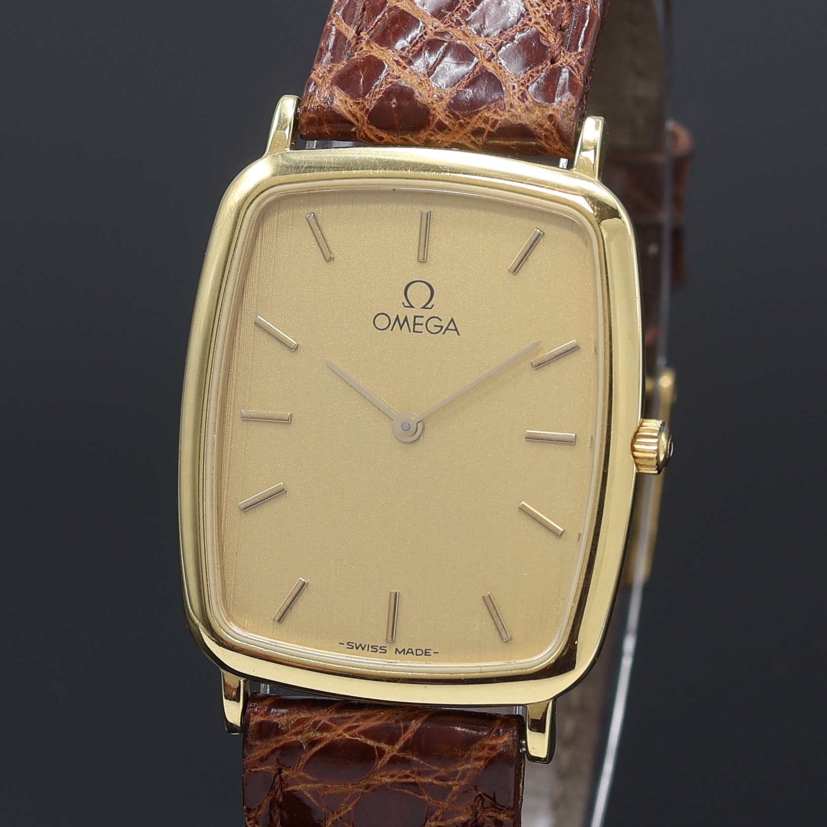 Detail a: OMEGA De Ville vergoldete Armbanduhr Referenz 195.0076.2, Schweiz um 1985, Boden aufgedr., champagnerfarb. Zifferbl. m. gold. Std.-Ind., gold. ...