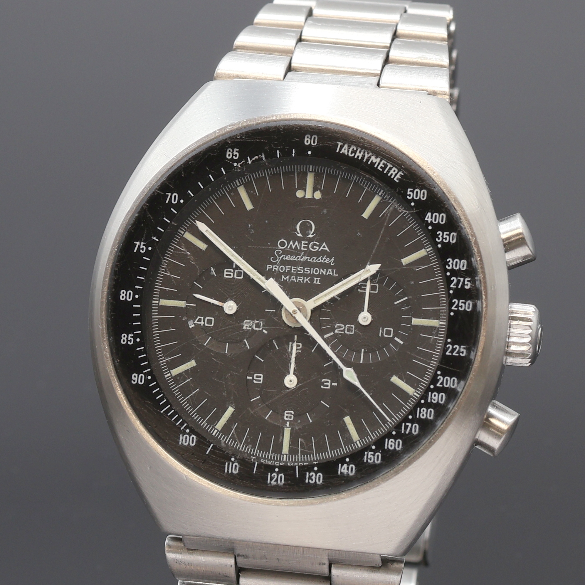 Detail a: OMEGA Speedmaster Mark II Armbandchronograph Referenz 145.014, Handaufzug, Schweiz um 1970, verschr. Edelstahlgeh. inkl. orig. Gliederband m. ...