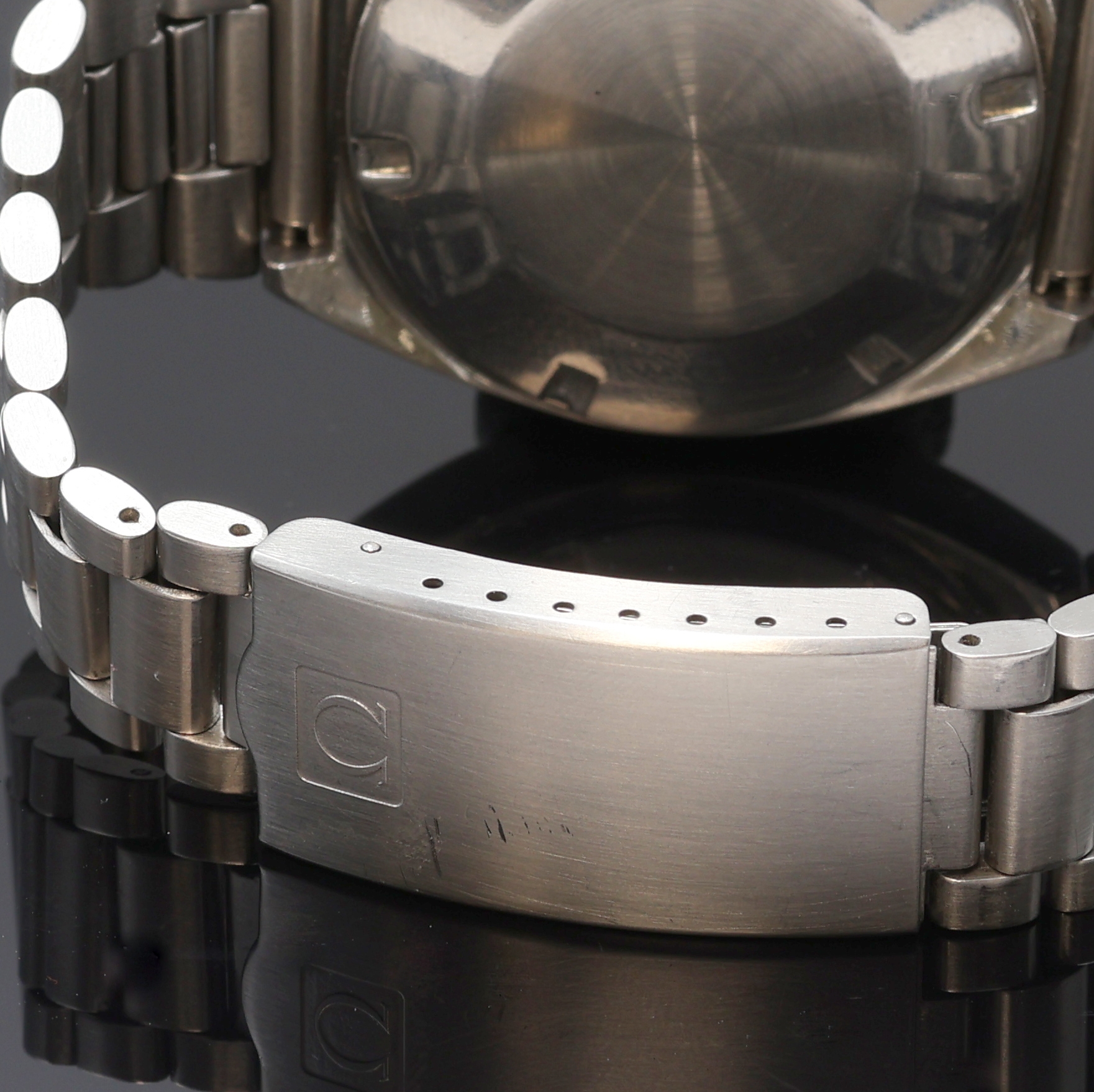 Detail b: OMEGA Speedmaster Mark II Armbandchronograph Referenz 145.014, Handaufzug, Schweiz um 1970, verschr. Edelstahlgeh. inkl. orig. Gliederband m. ...