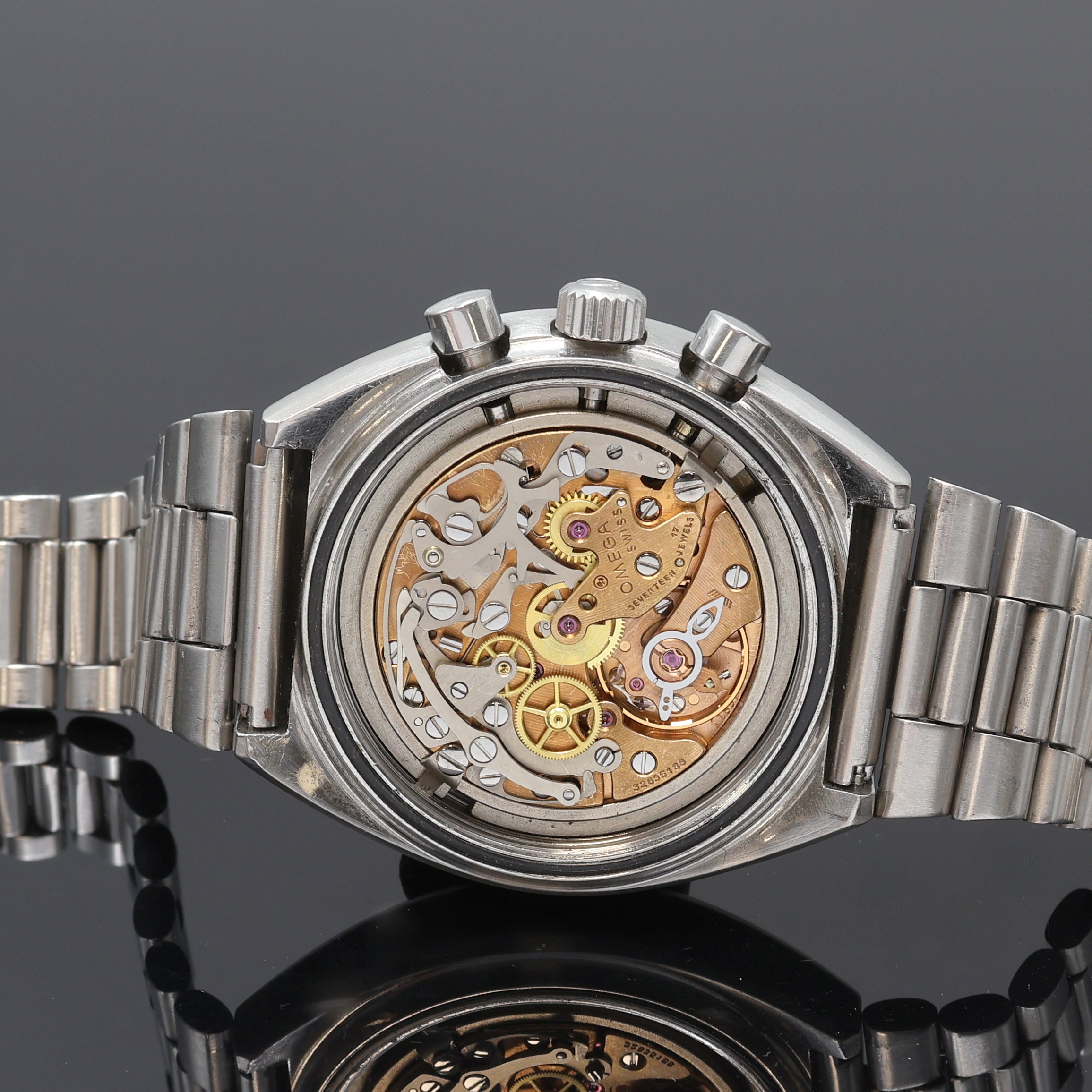 Detail e: OMEGA Speedmaster Mark II Armbandchronograph Referenz 145.014, Handaufzug, Schweiz um 1970, verschr. Edelstahlgeh. inkl. orig. Gliederband m. ...