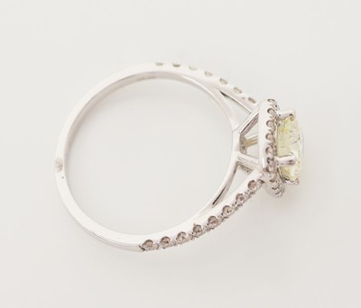 27109724c - 18 kt gold brilliant-ring , WG 750/000, centered brilliant approx. 1.05 ct light ...