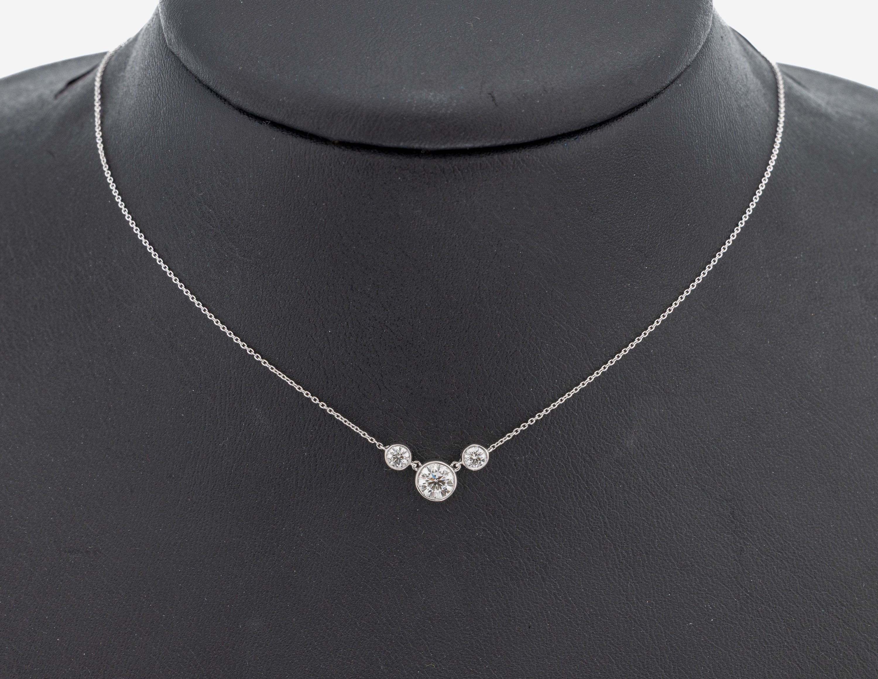 Image 27109823 - 18 kt Gold Brillant-Collier, WG 750/000, 1 Brillant ca. 0.40 ct feines Weiß/si, 2 ...