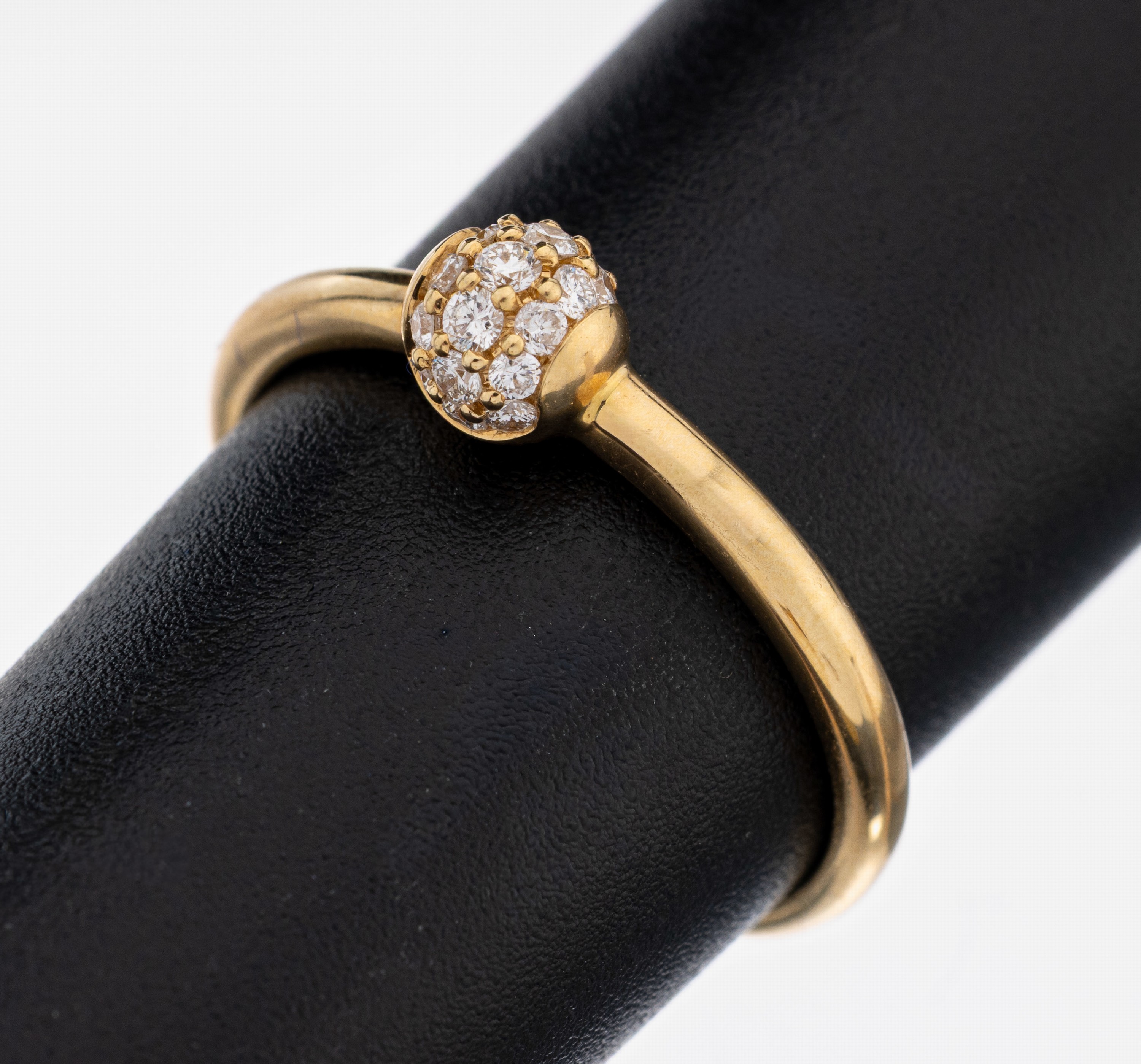 Image 27109841 - 18 kt Gold Brillant-Ring, GG 750/000, 19 Brillanten zus. ca. 0.18 ct feines Weiß/si, ...