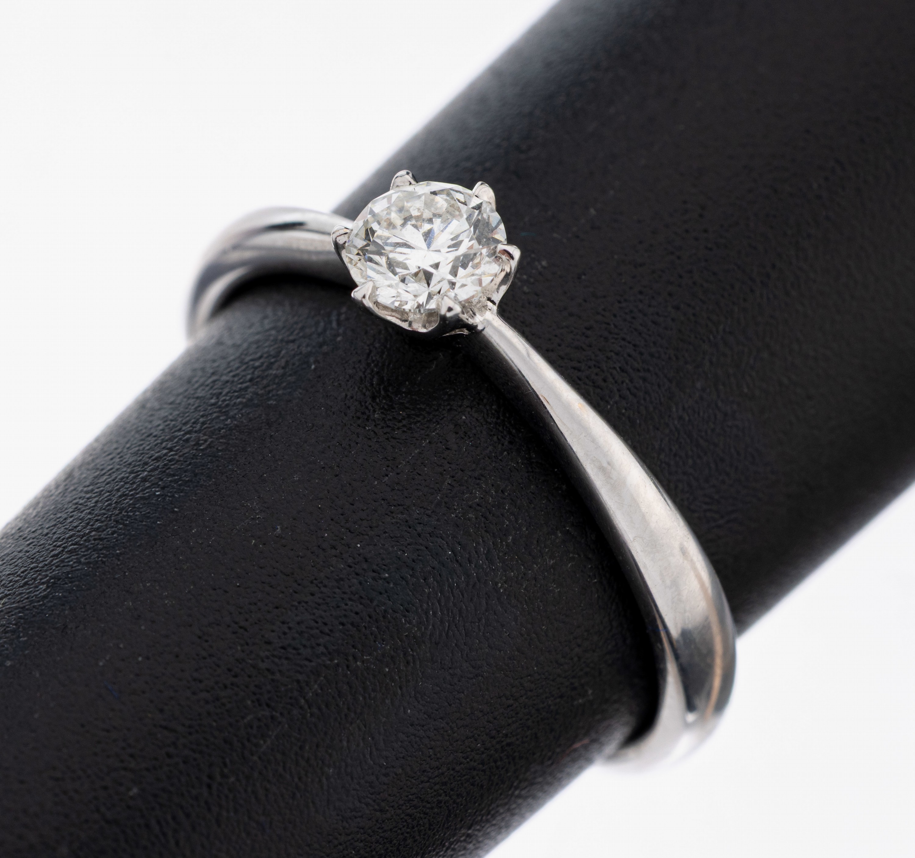 Image 27109842 - 18 kt Gold Brillant-Ring, WG 750/000, Brillant ca. 0.25 ct feines Weiß/si, RW 51, ca. ...